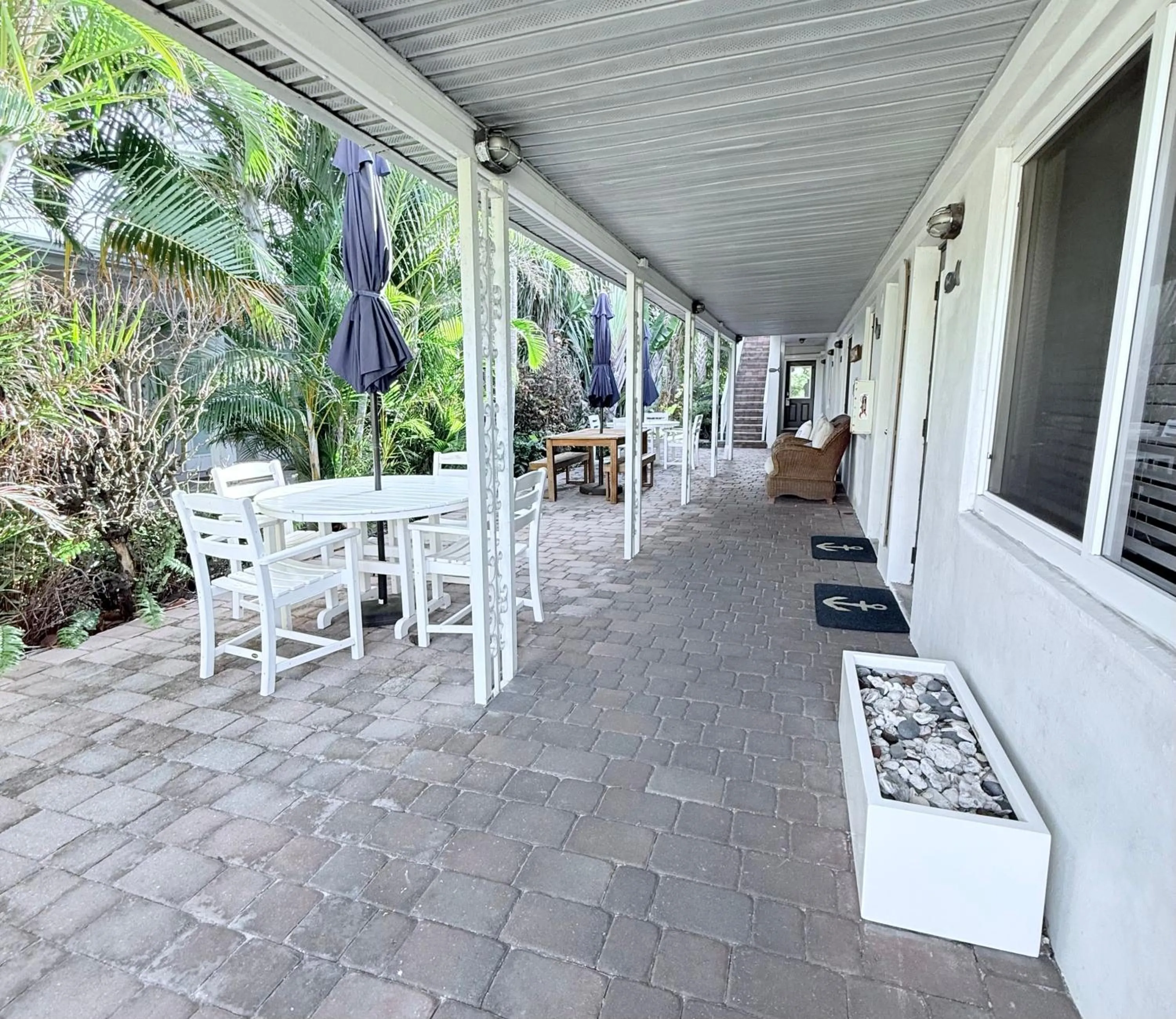 Patio in 4145 By The Sea Inn & Suites