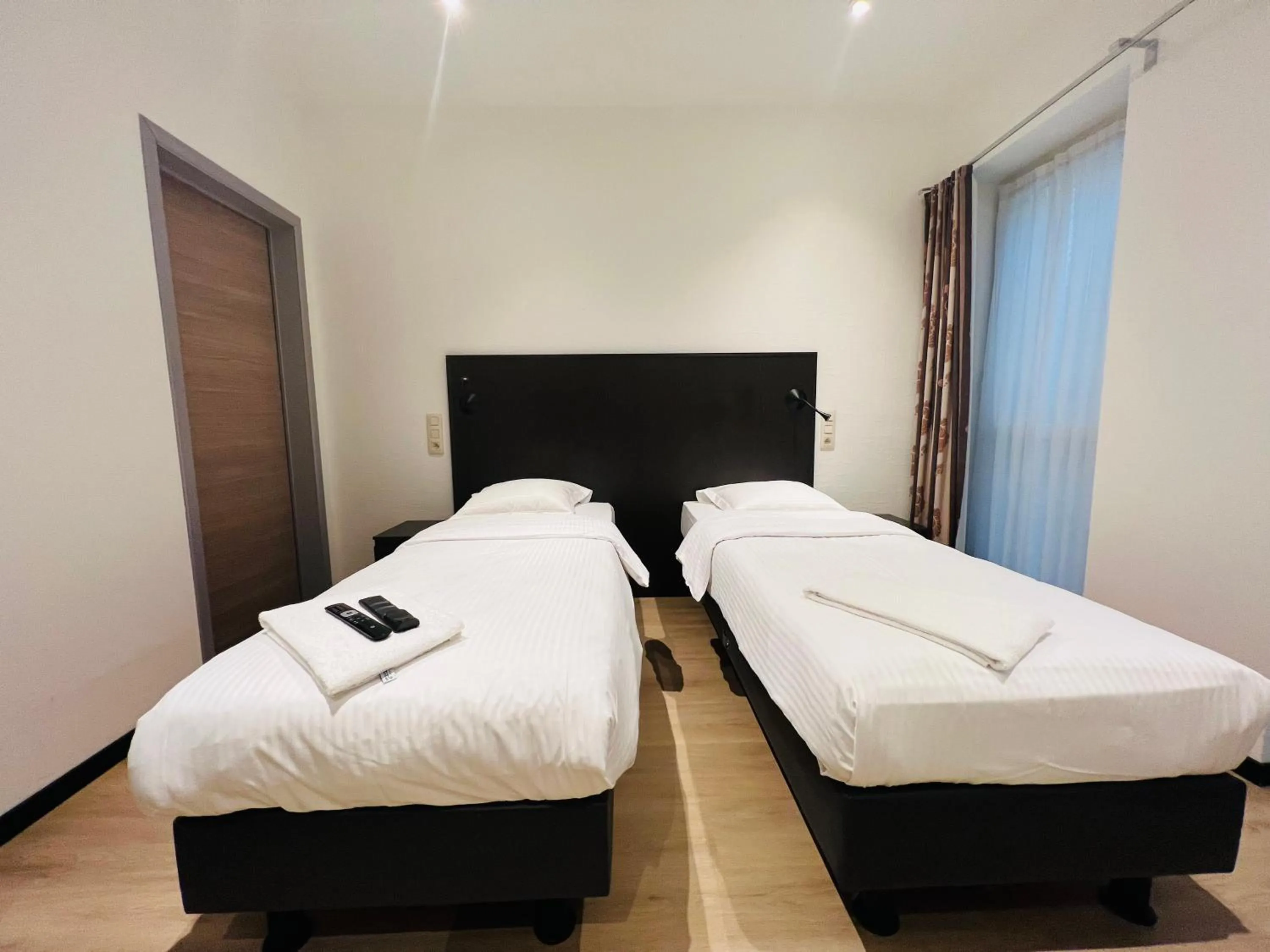 Property building, Bed in Parkhotel Gent Centrum