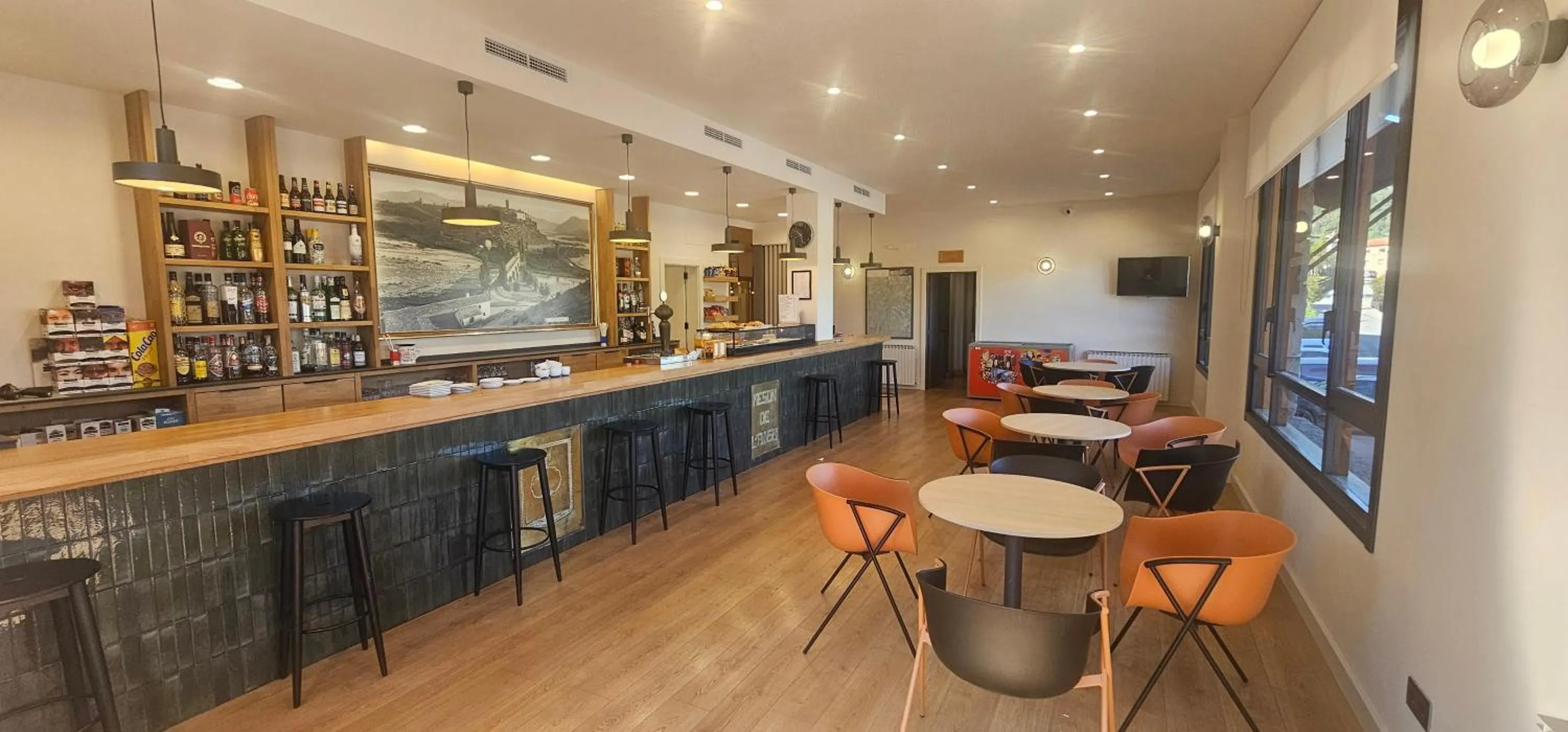 Lounge or bar in Hotel Meson de L’Ainsa