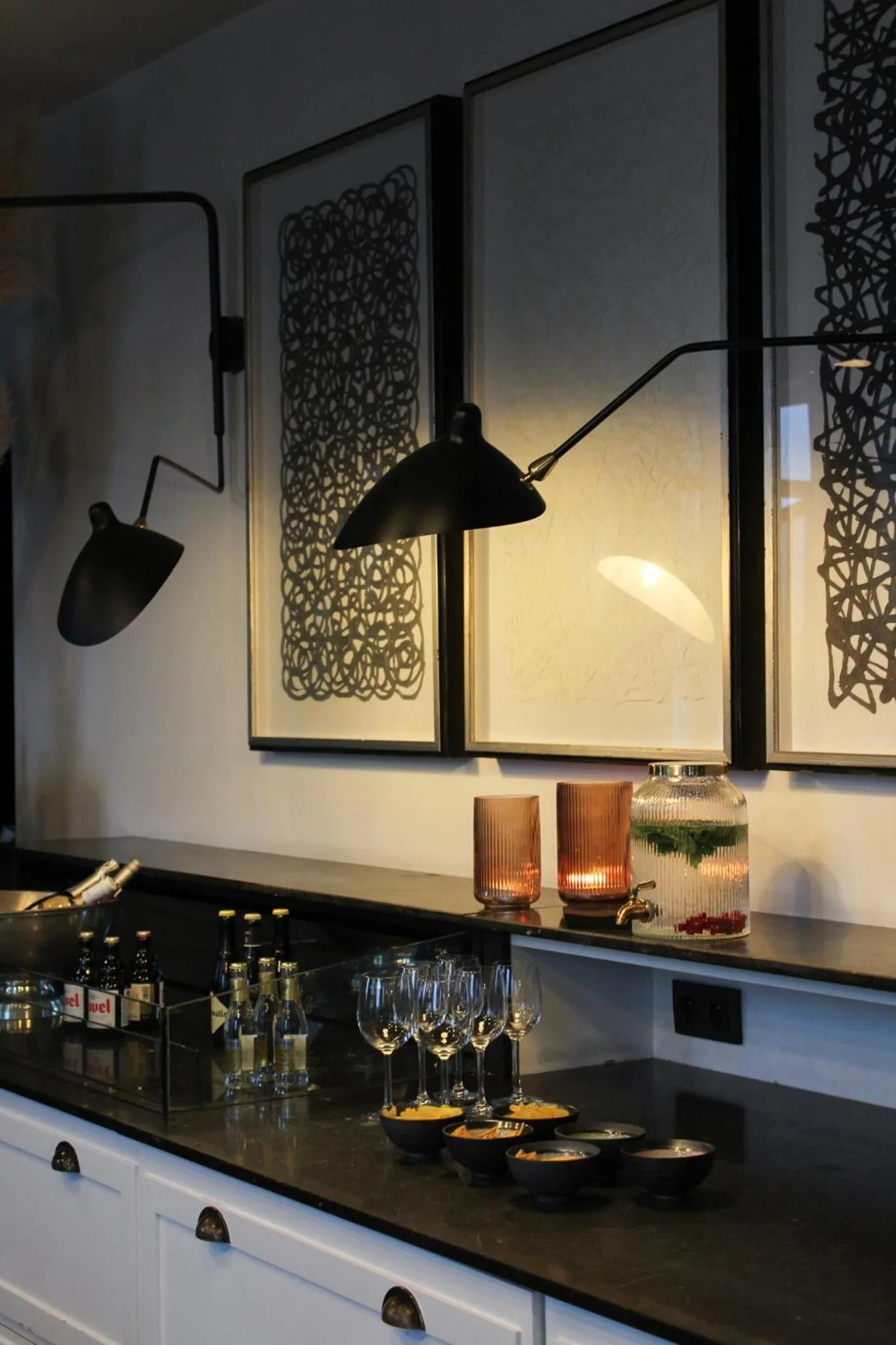 Lounge or bar in Hotel Les Nuits