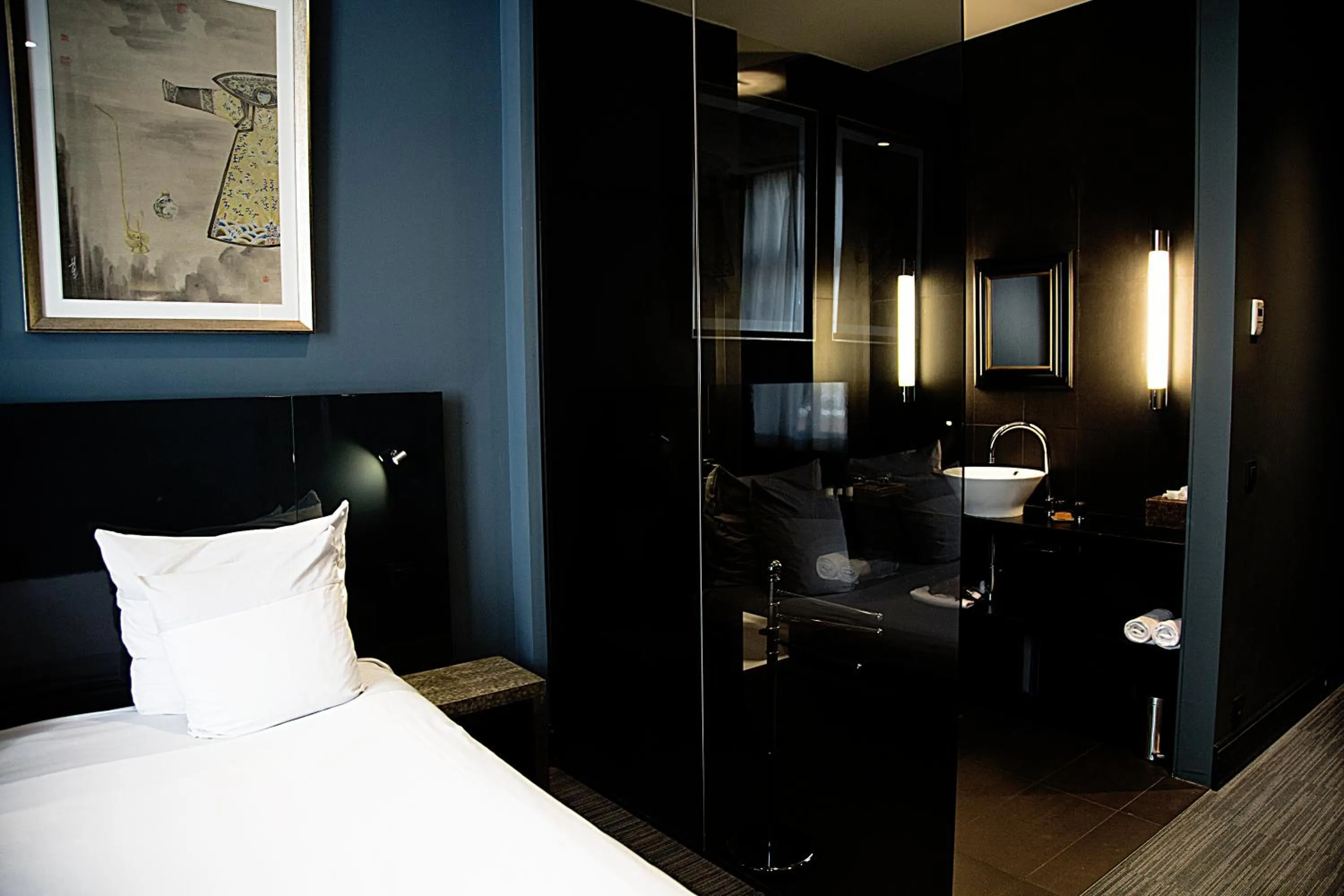 Property building, Bed in Hotel Les Nuits
