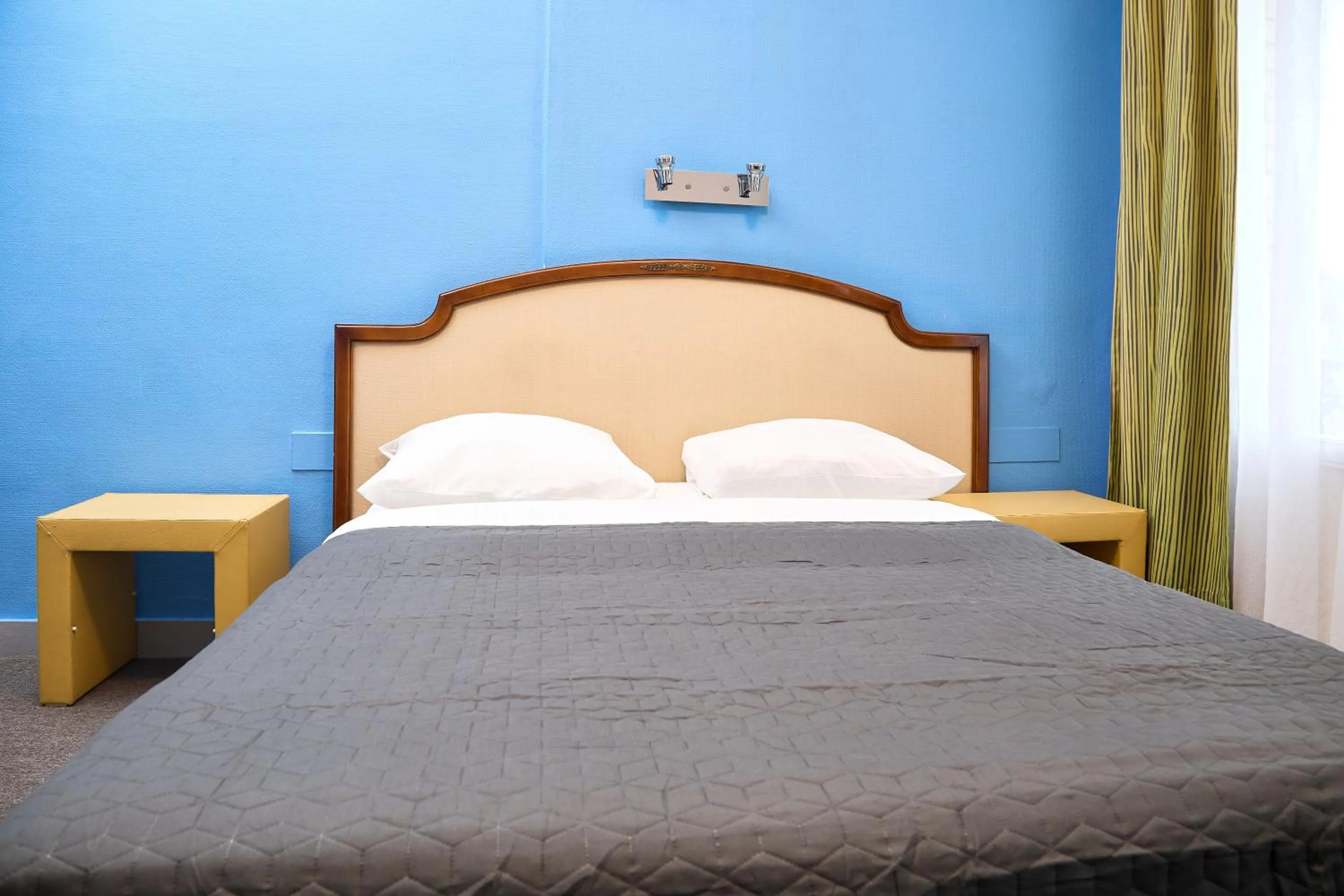 Bed in Hotel Derby MERODE