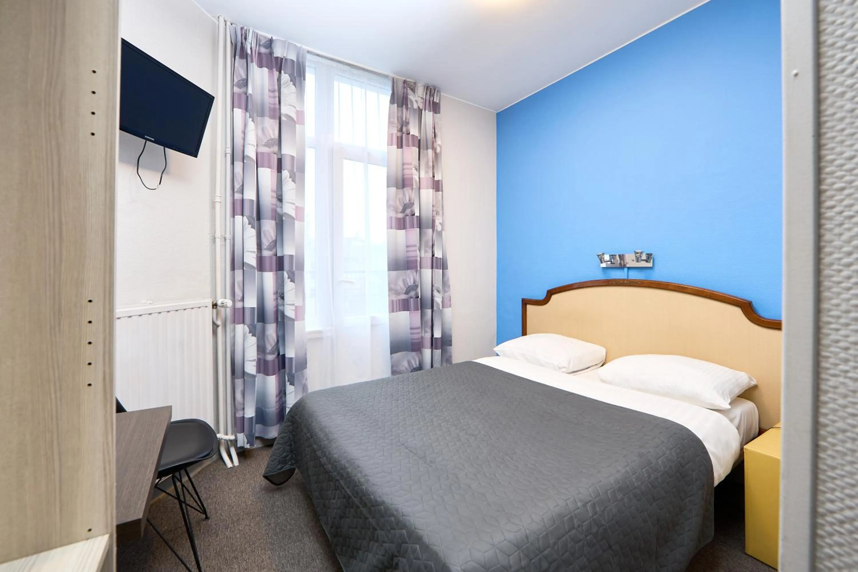 Bed in Hotel Derby MERODE