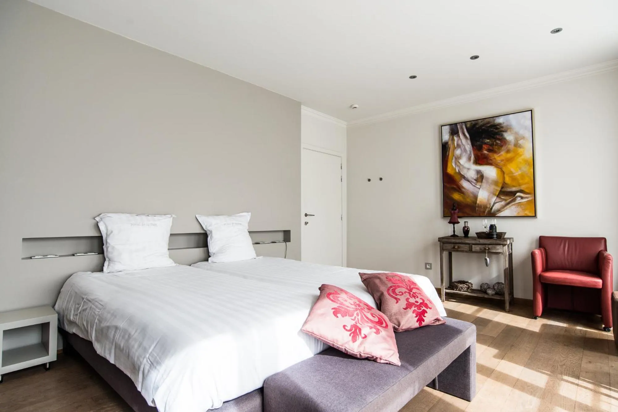 Photo of the whole room in Hotel de la Paix