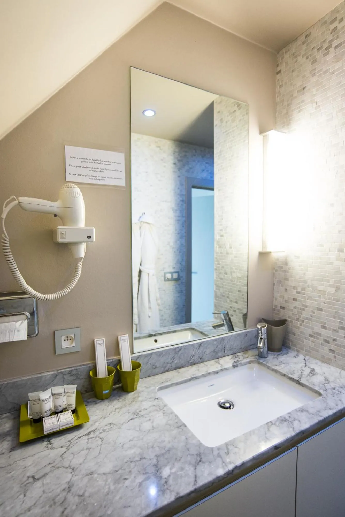 Bathroom in Hotel de la Paix
