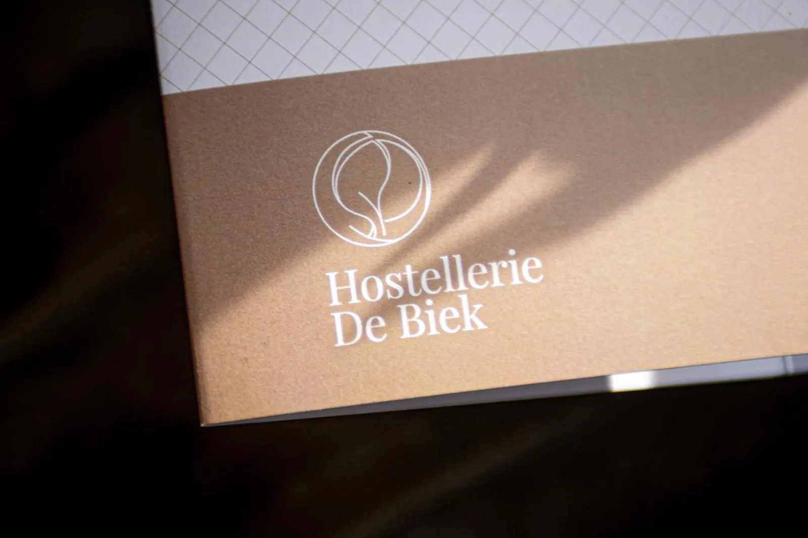 Property logo or sign in Hostellerie De Biek