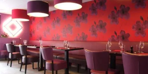 Restaurant/places to eat in Well'in Hotel