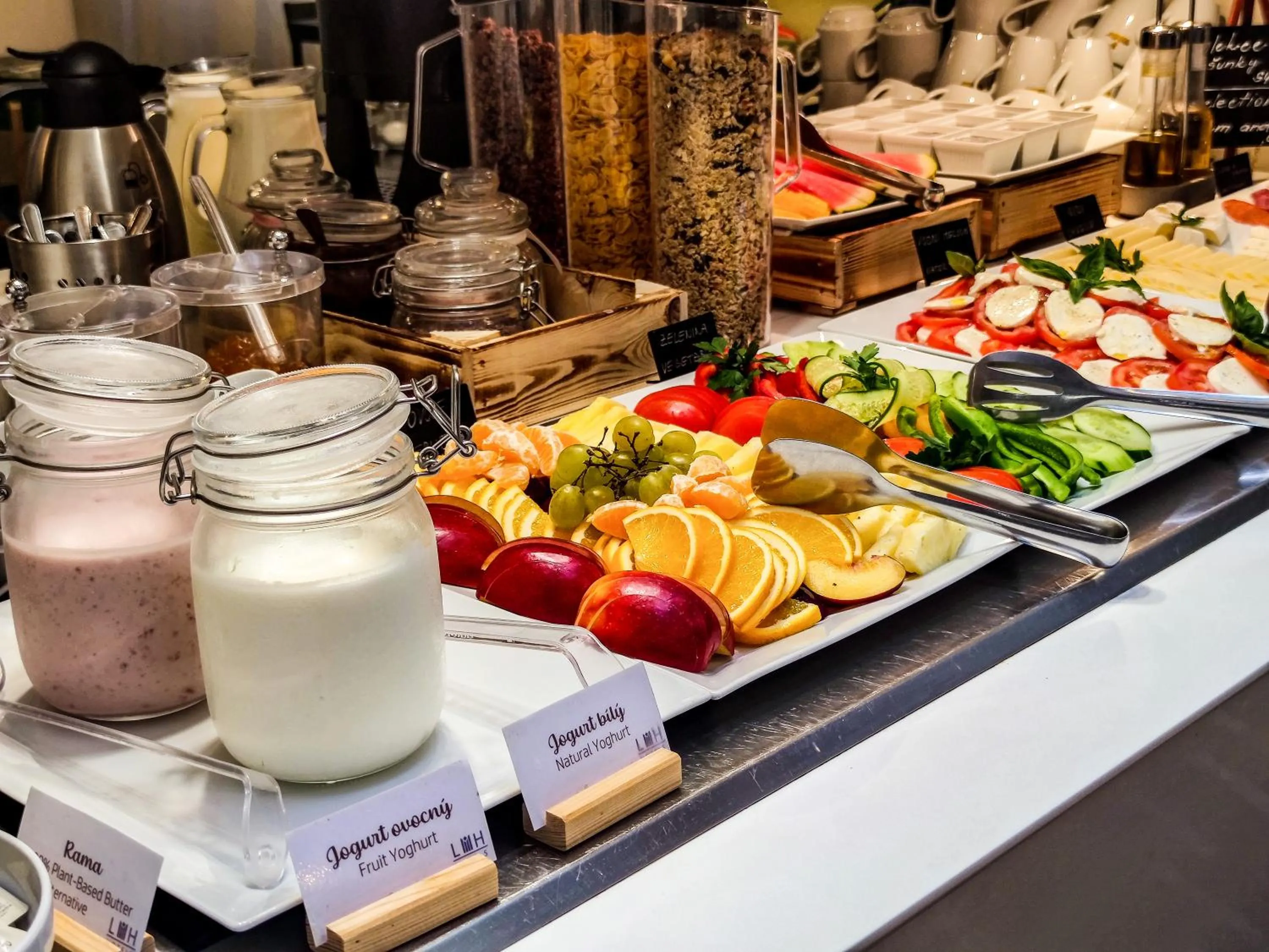 Breakfast in Apartments Embassy by LH