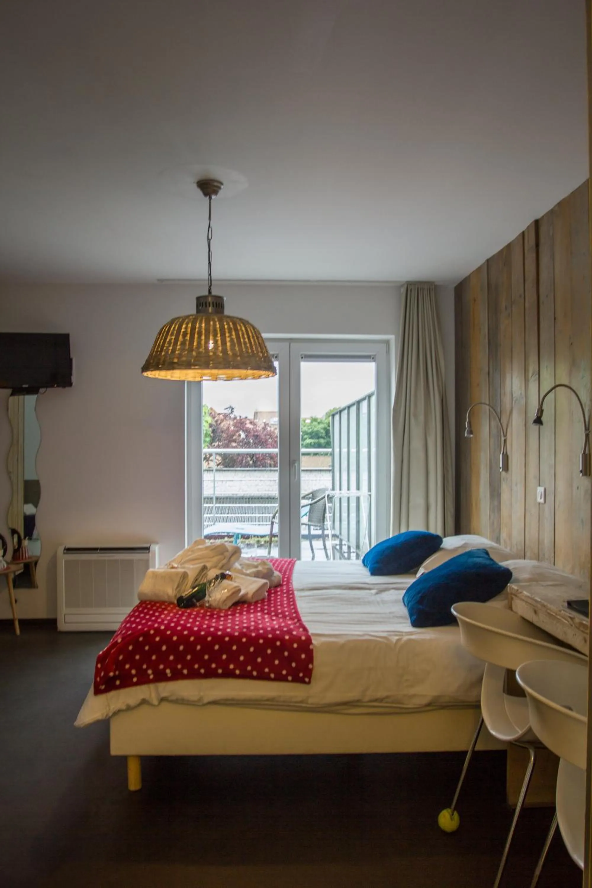 Photo of the whole room, Bed in Hotel Aan Zee