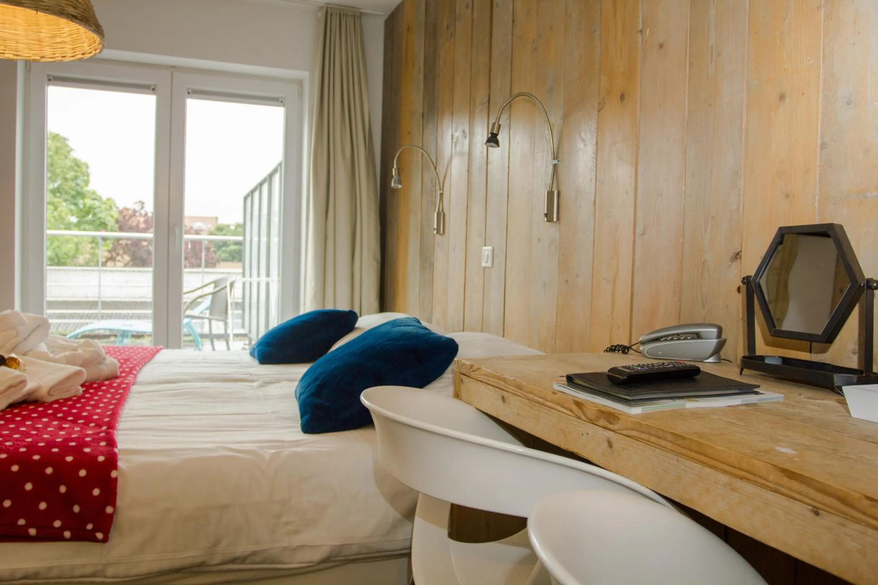 Bedroom, Bed in Hotel Aan Zee