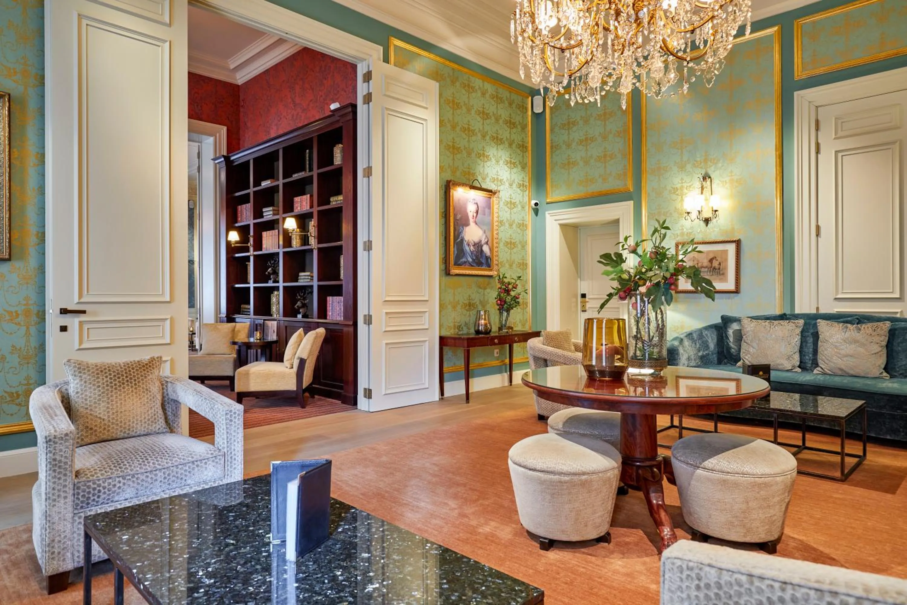 Library in Grand Hotel Casselbergh