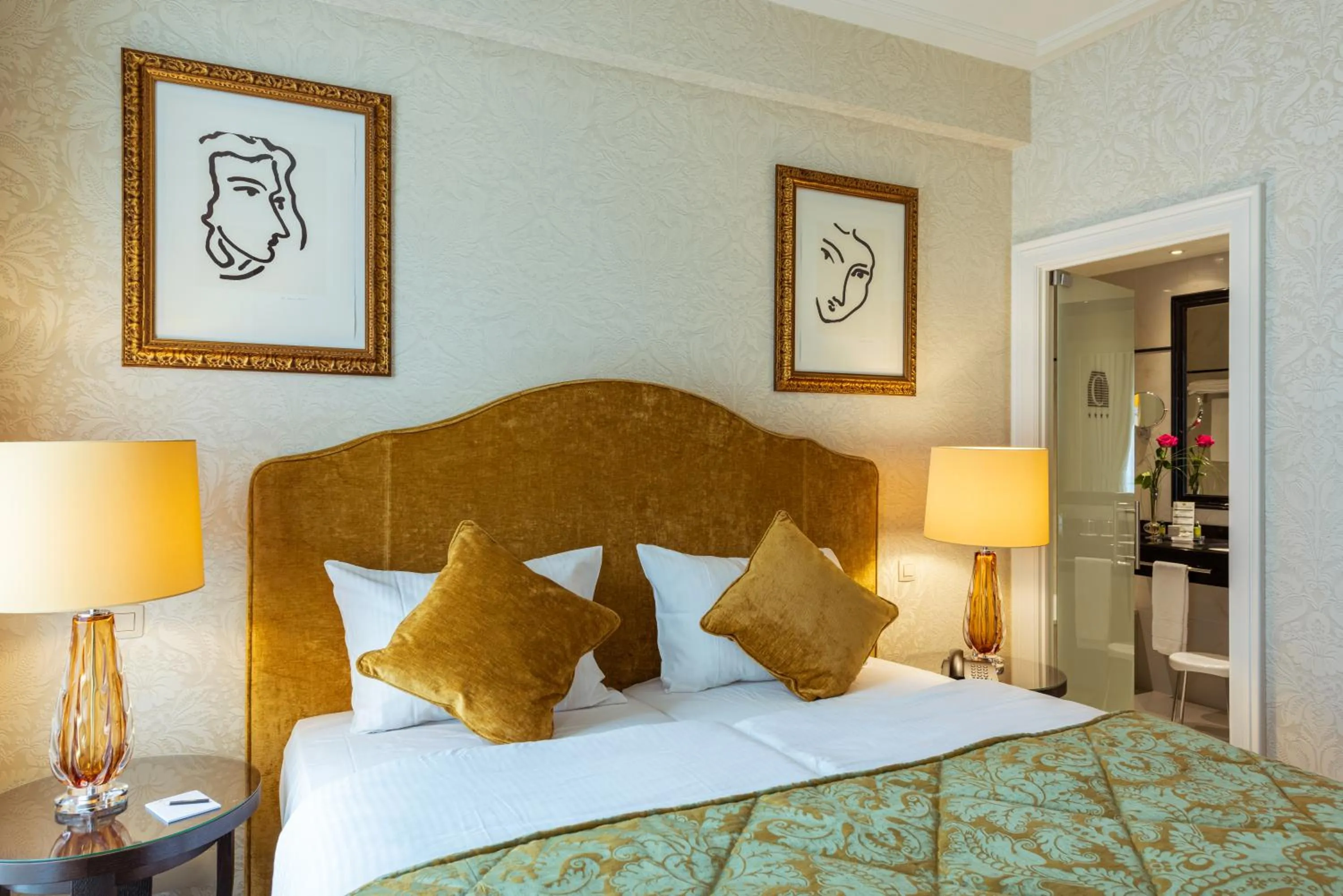 Bed in Grand Hotel Casselbergh