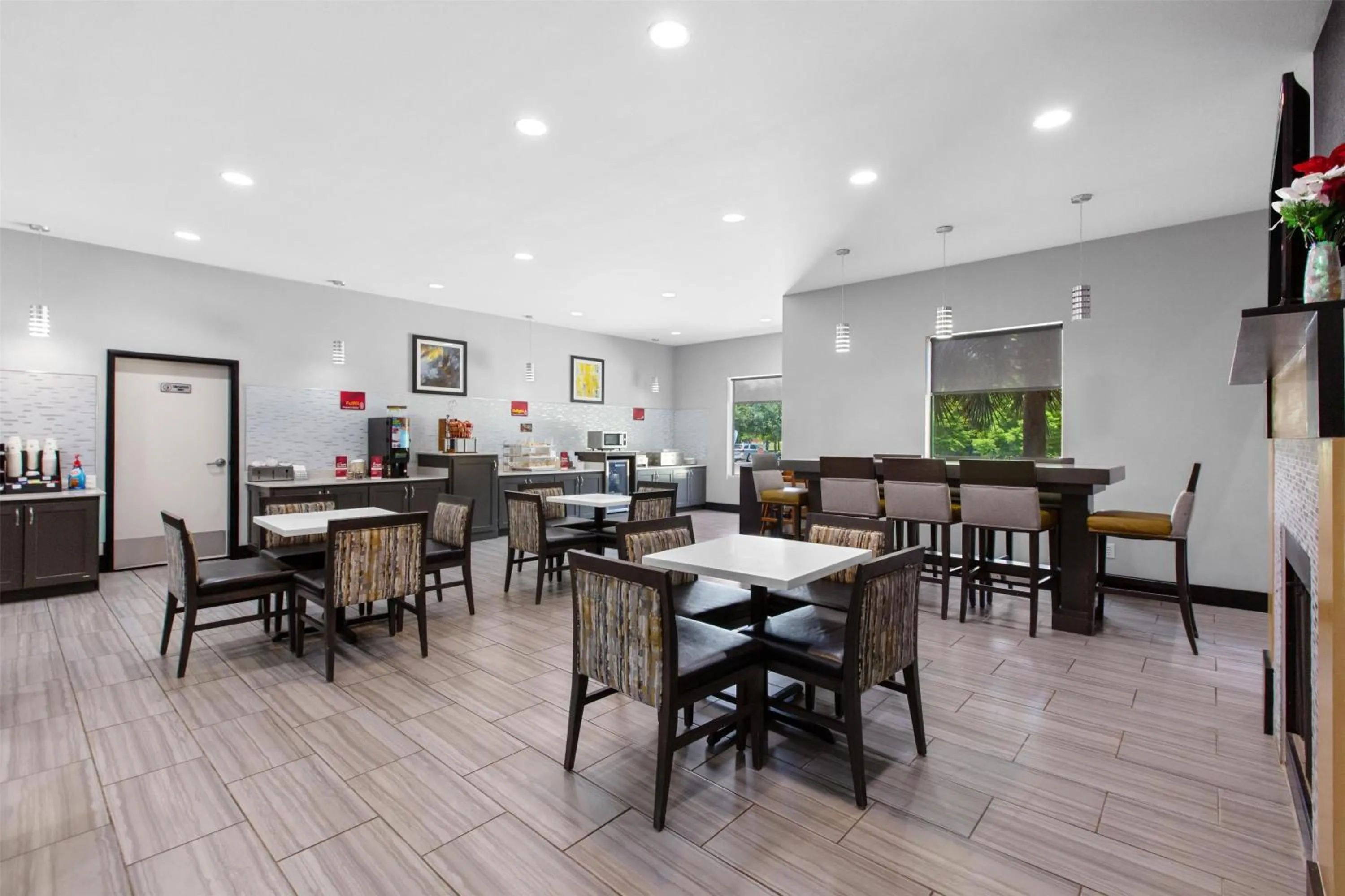 Breakfast in Best Western Plus Regency Park