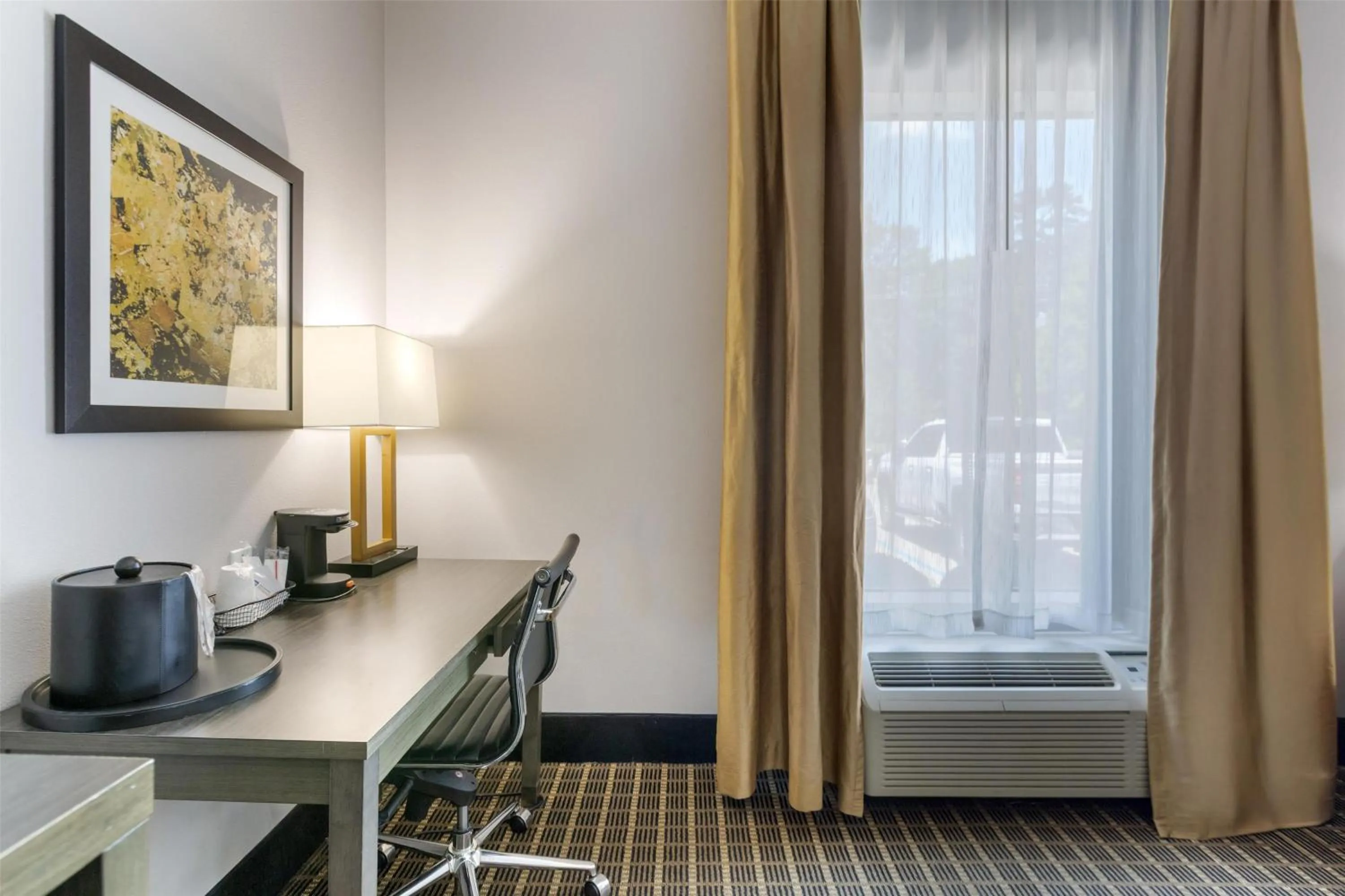 Bedroom, Bed in Best Western Plus Regency Park