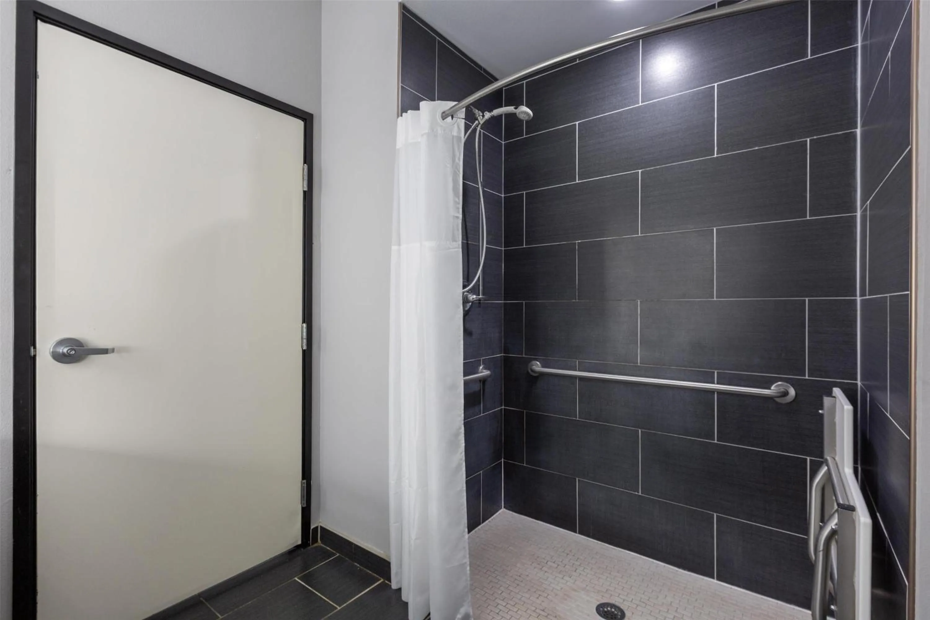 Bathroom in Best Western Plus Regency Park