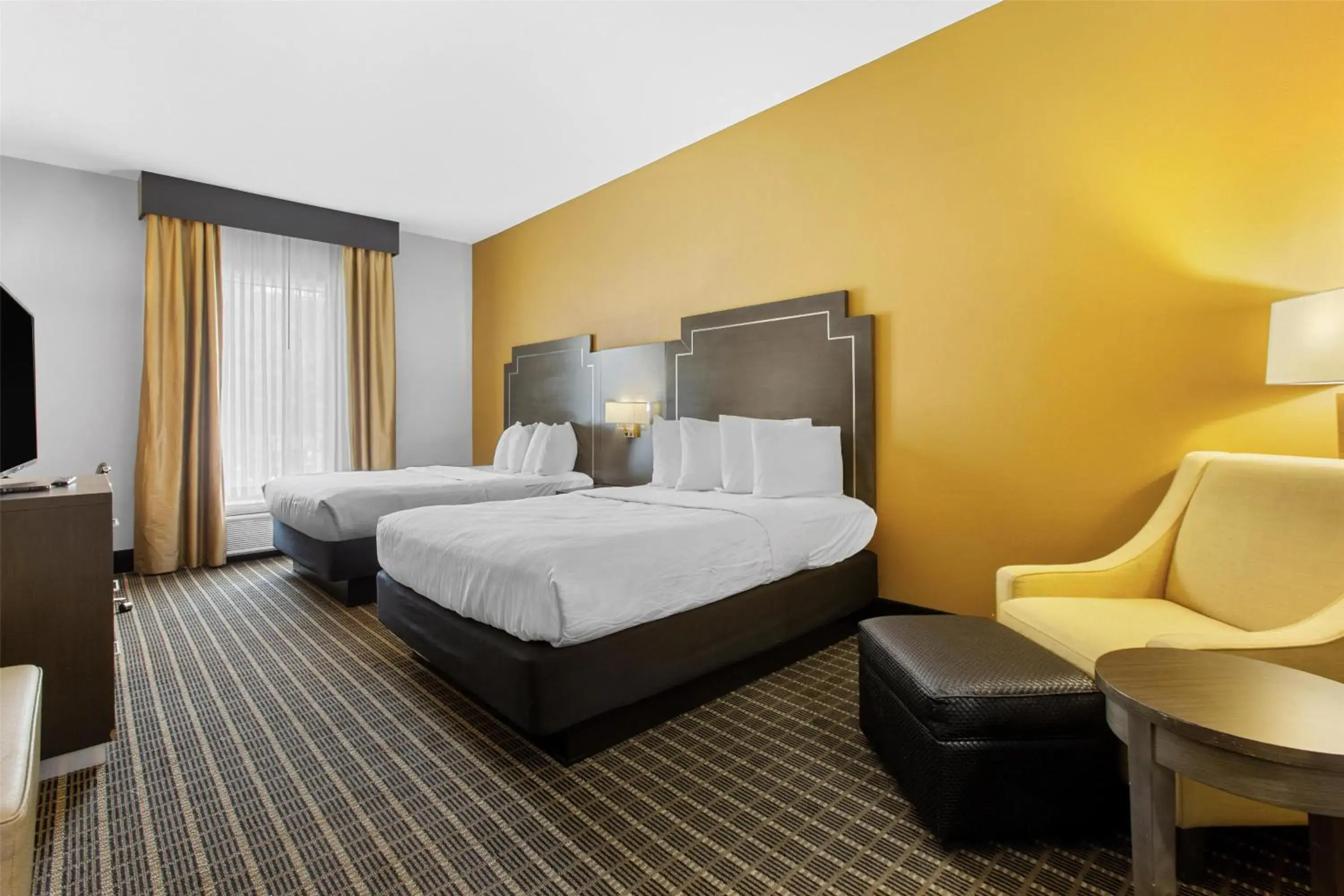 Queen Room with Two Queen Beds in Best Western Plus Regency Park Queen Room with Two Queen Beds in Best Western Plus Regency Park