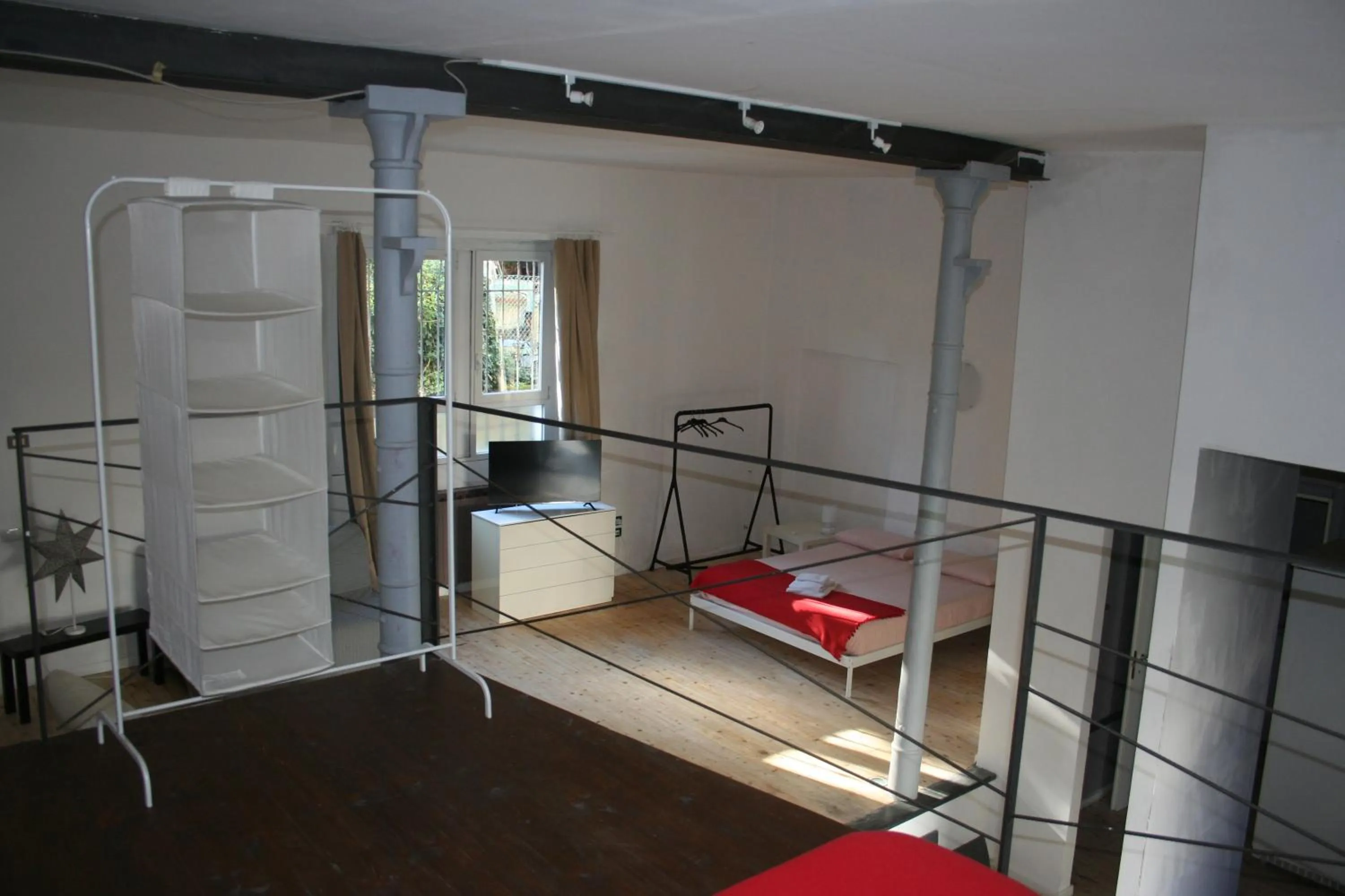 Bird's eye view, Bed in Levante Residence