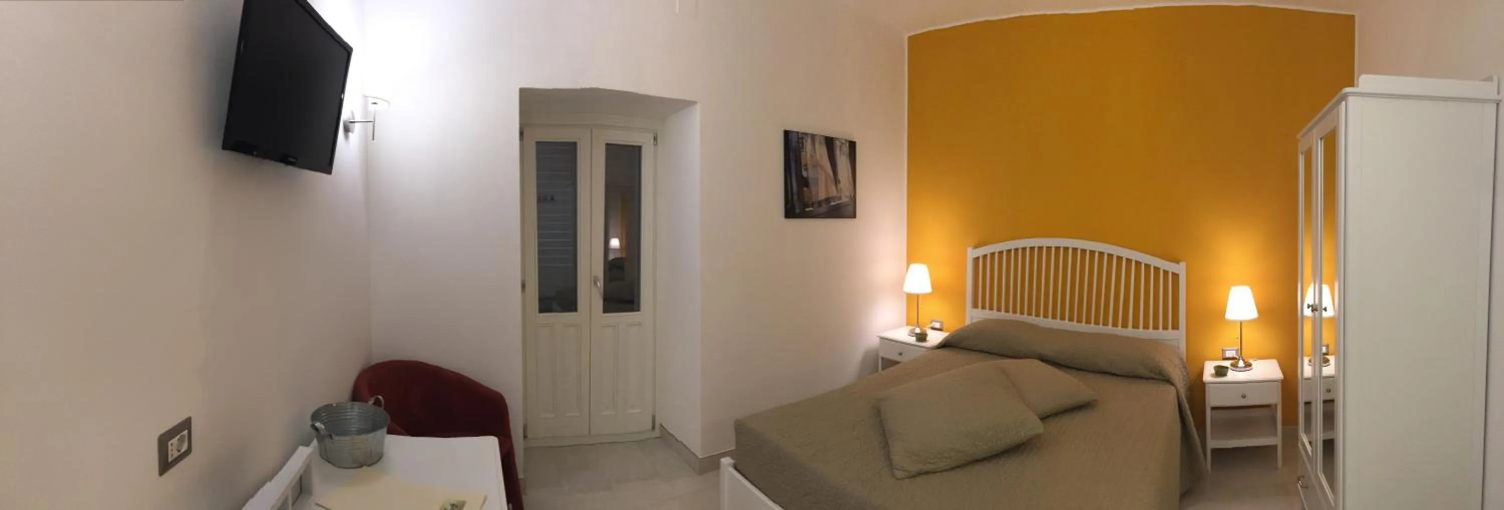 Property building, Bed in Isola Charm B&B - Pool & Nature Stay