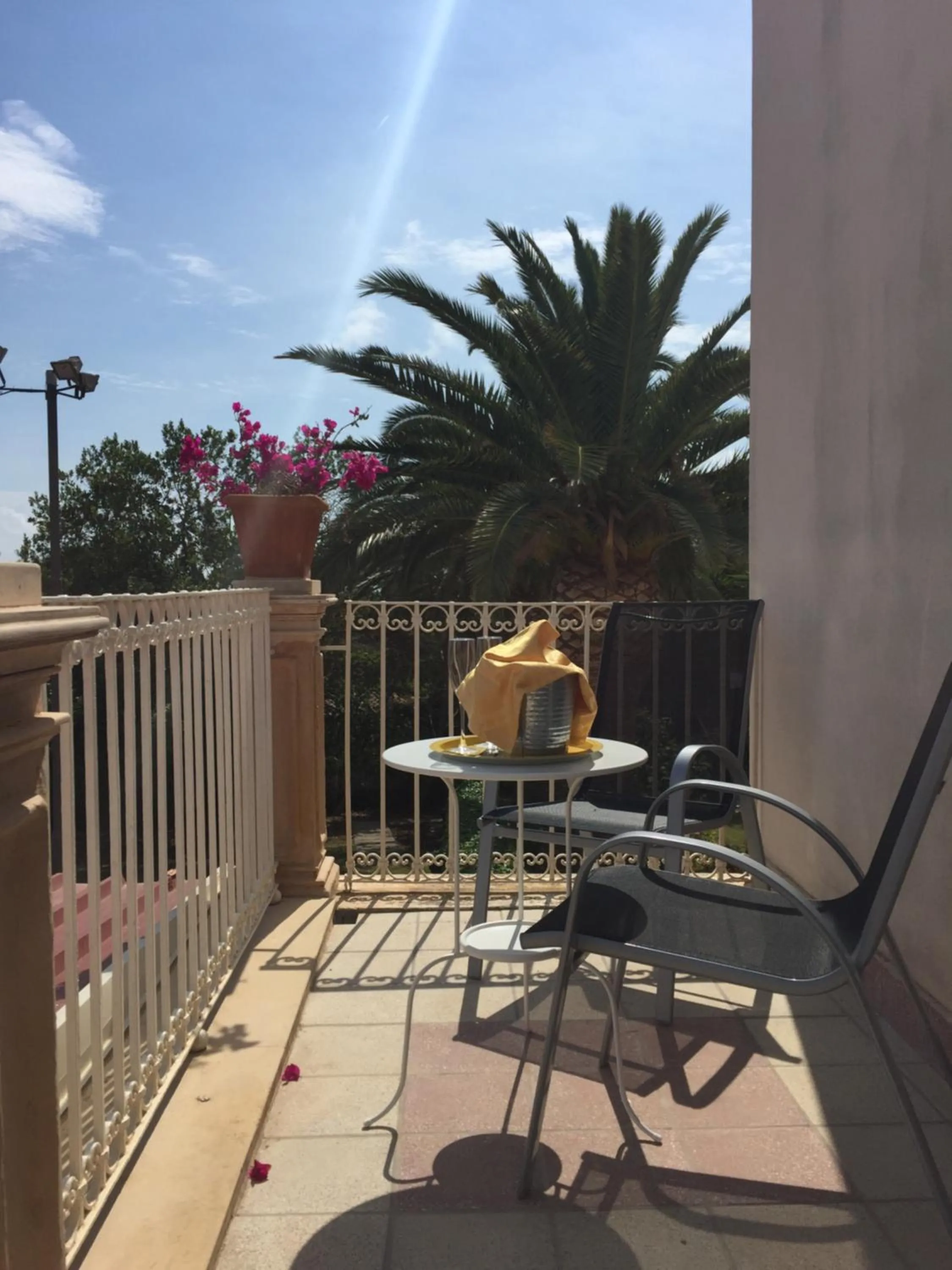 Patio in Isola Charm B&B - Pool & Nature Stay