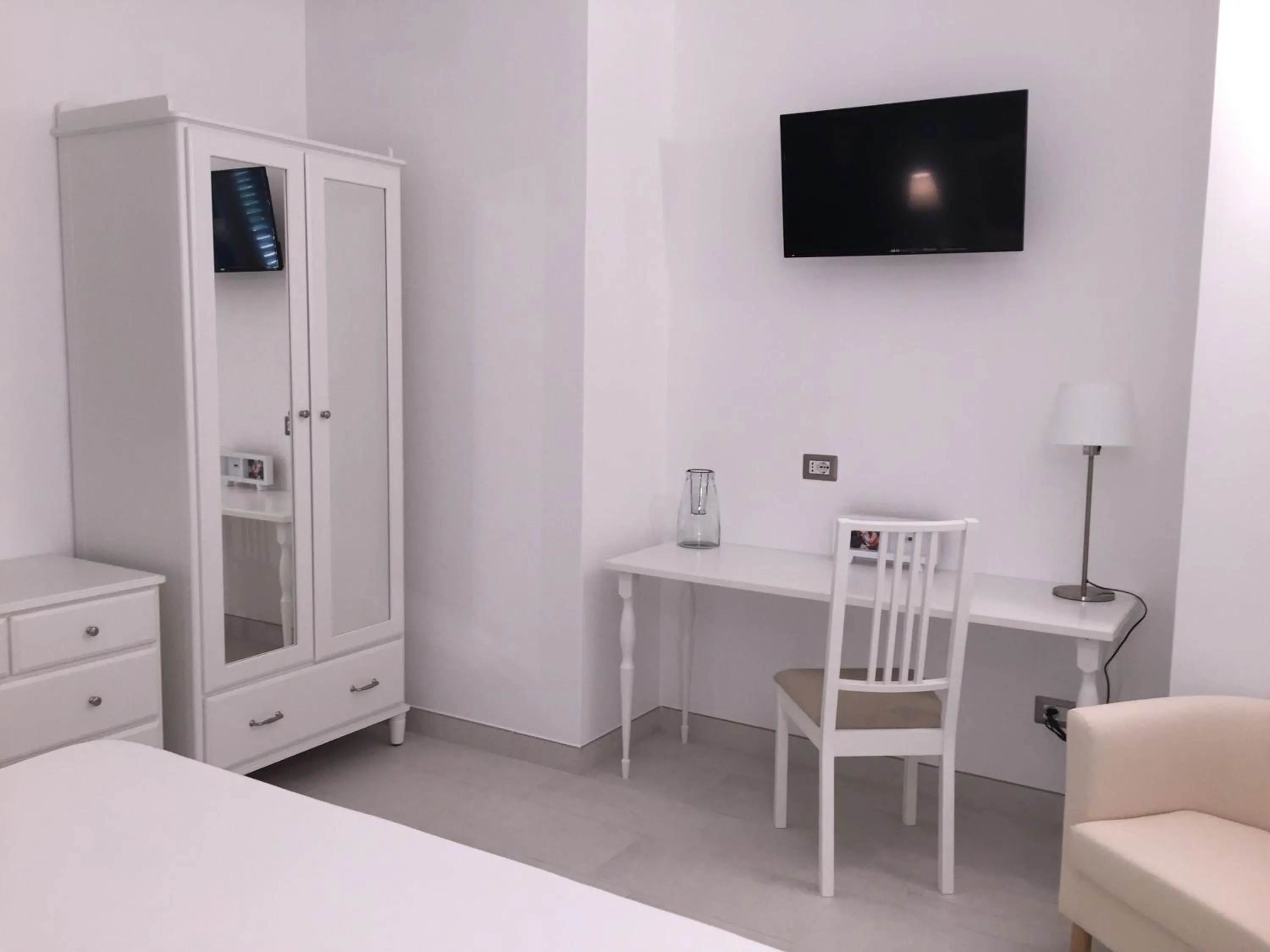 Bedroom, Bed in Isola Charm B&B - Pool & Nature Stay