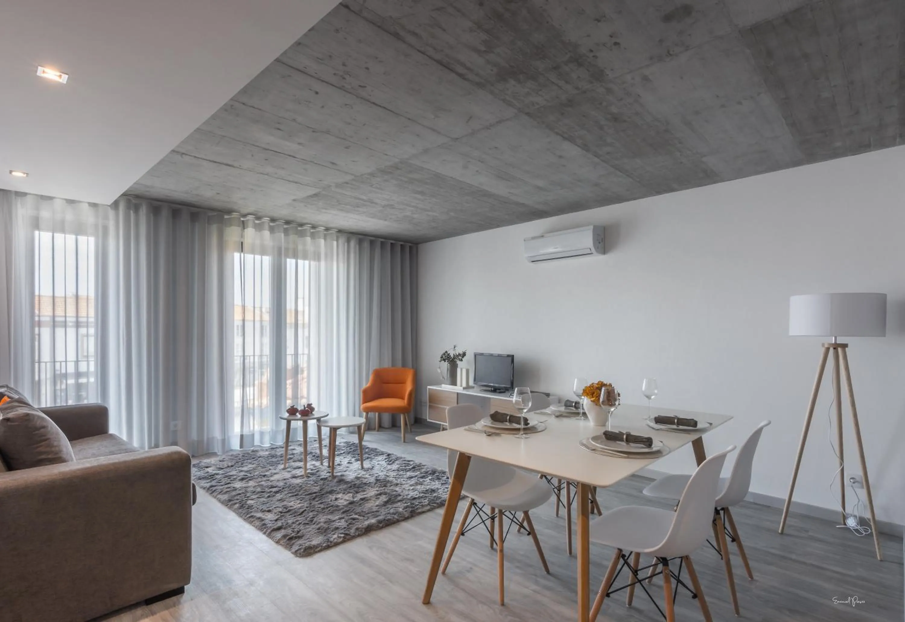 Communal lounge/ TV room in Innapartments - São Gonçalinho