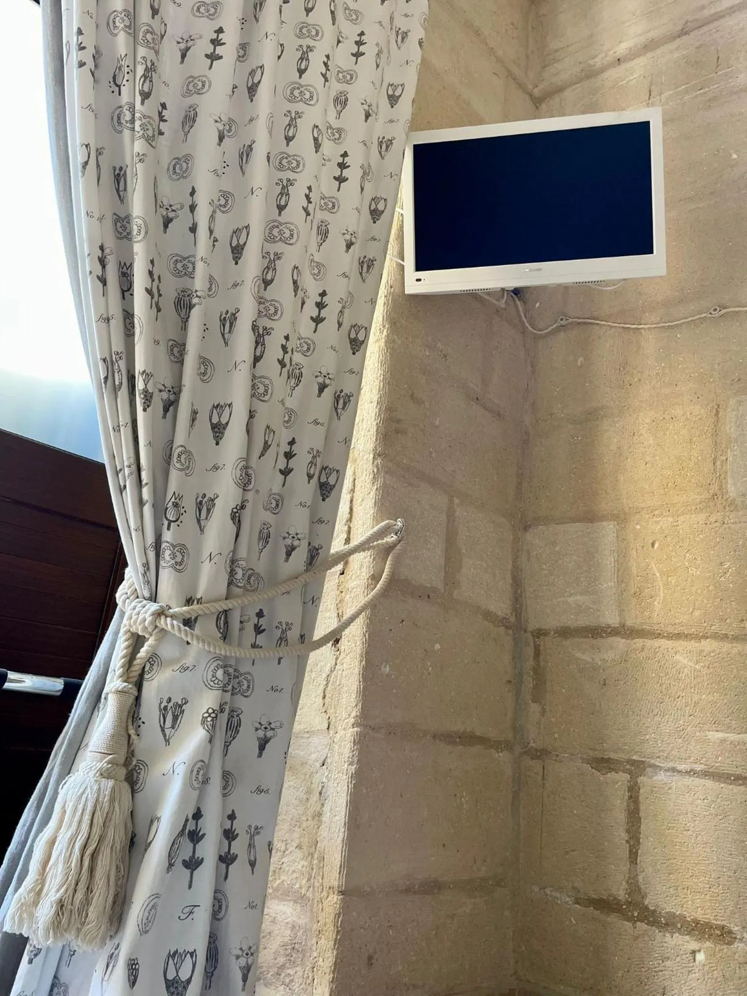 TV and multimedia, TV/Entertainment Center in Mar