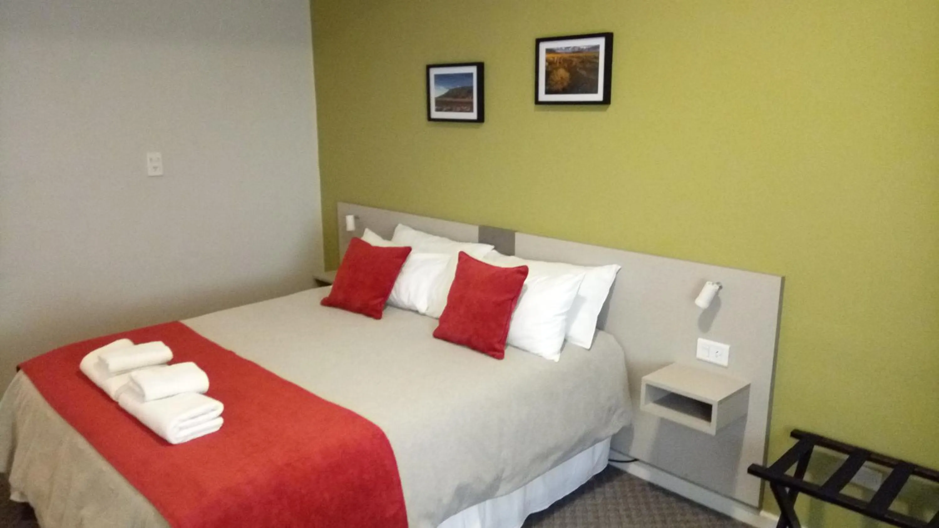 Photo of the whole room, Bed in Estepa Hotel