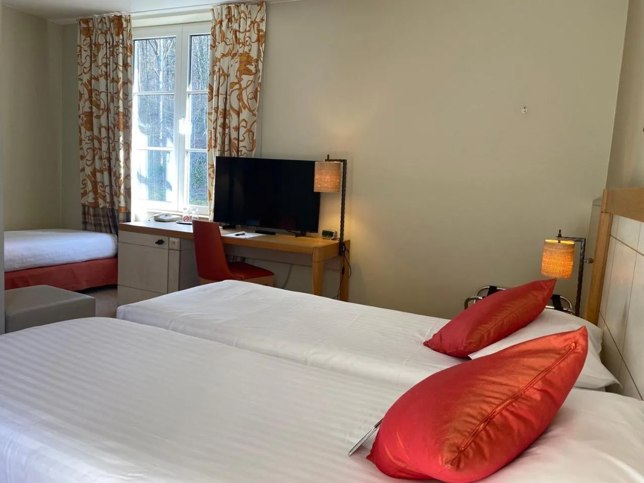 Photo of the whole room, Bed in Castel de Pont-a-Lesse