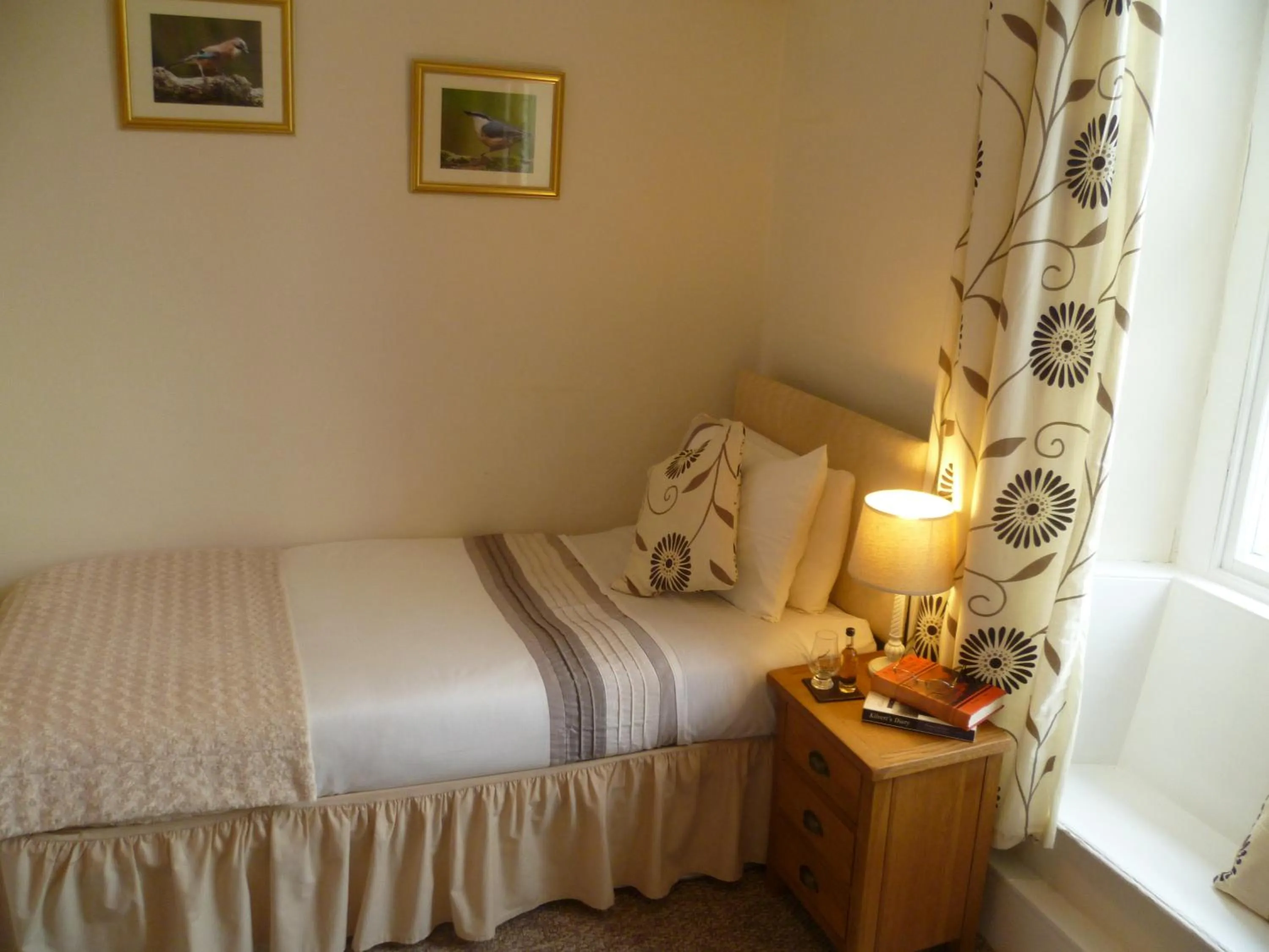 Bedroom, Bed in Aberllynfi Riverside Guest House