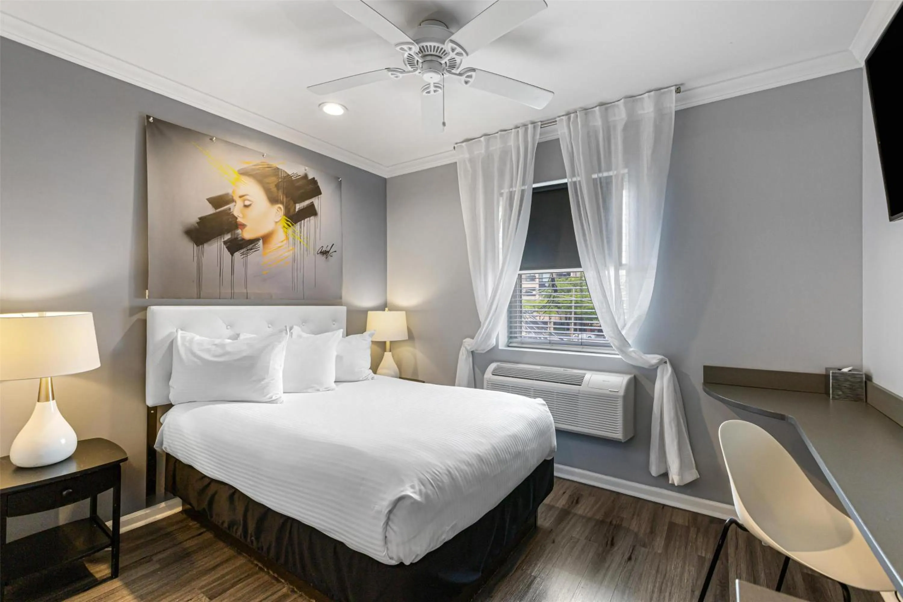 Bedroom, Bed in Hotel Chicago West Loop, SureStay Collection by Best Western