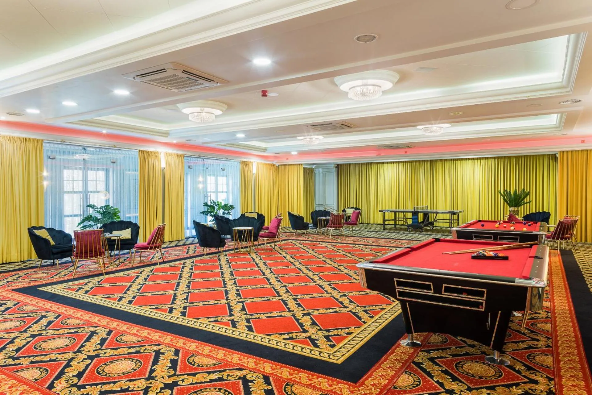 Communal lounge/ TV room in Hotel Royal Baltic 4* Luxury Boutique