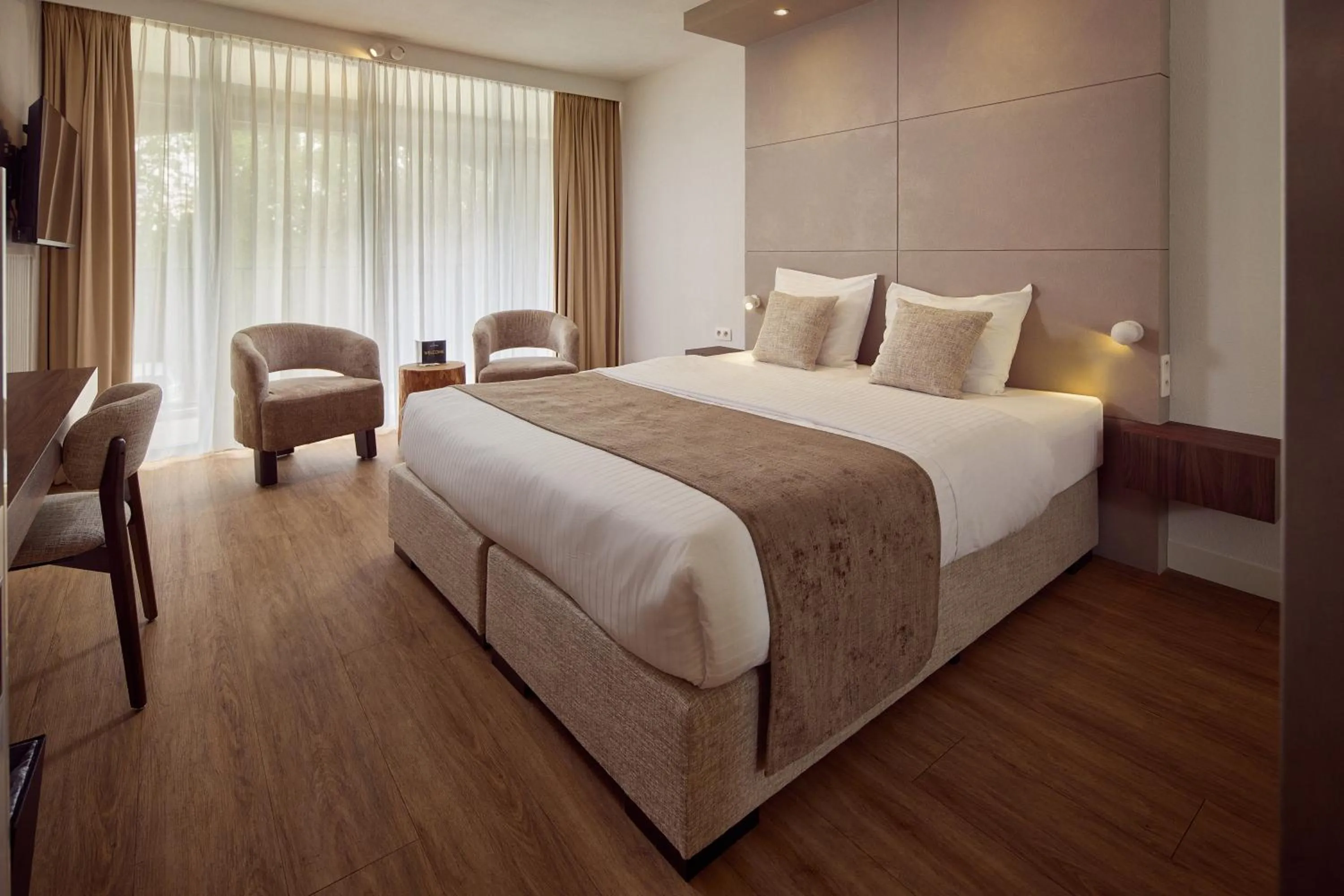 Bedroom, Bed in Van der Valk Hotel Beveren