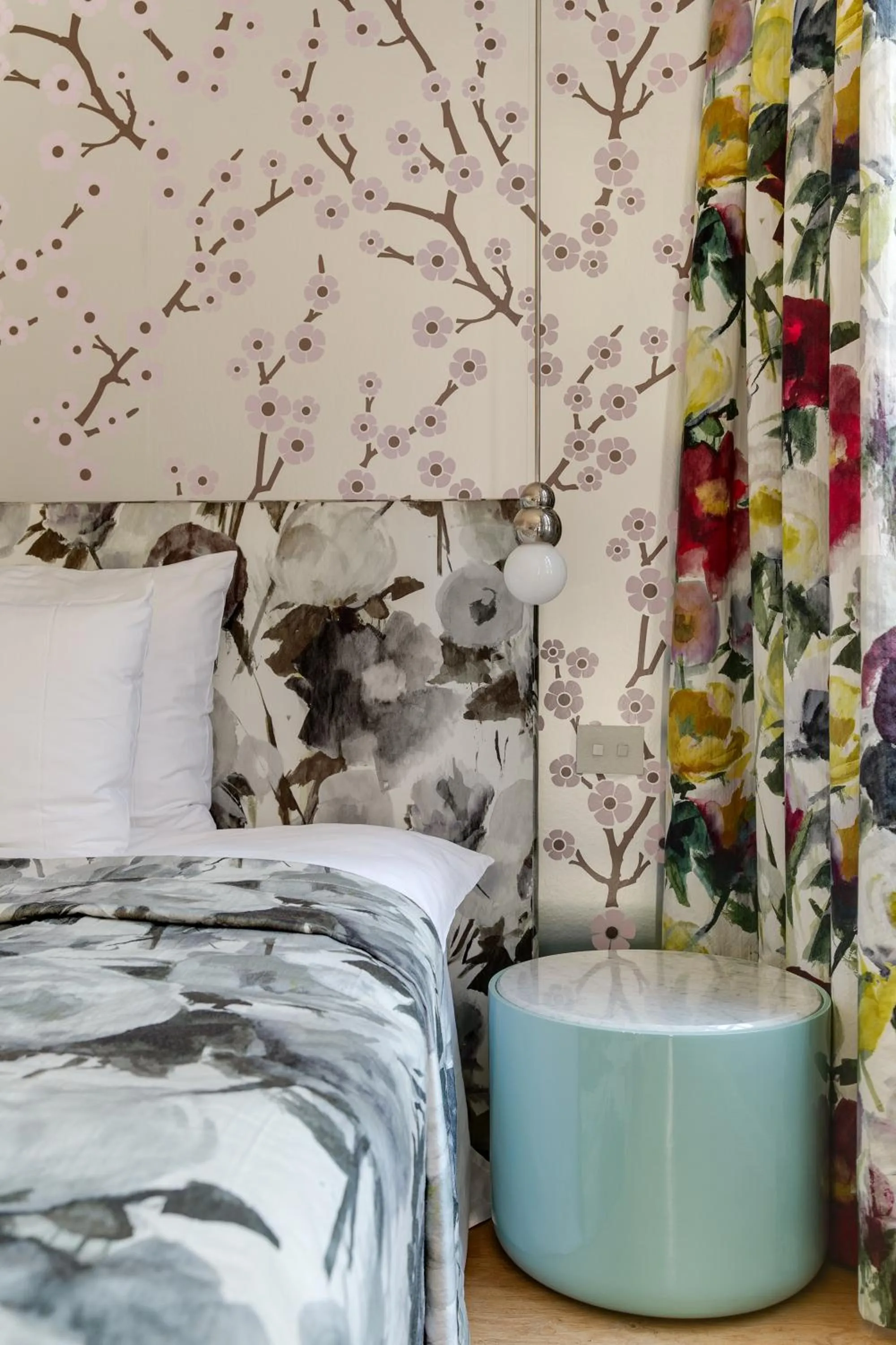 Bed in Hotel De Witte Lelie -Small Luxury Hotels of the World