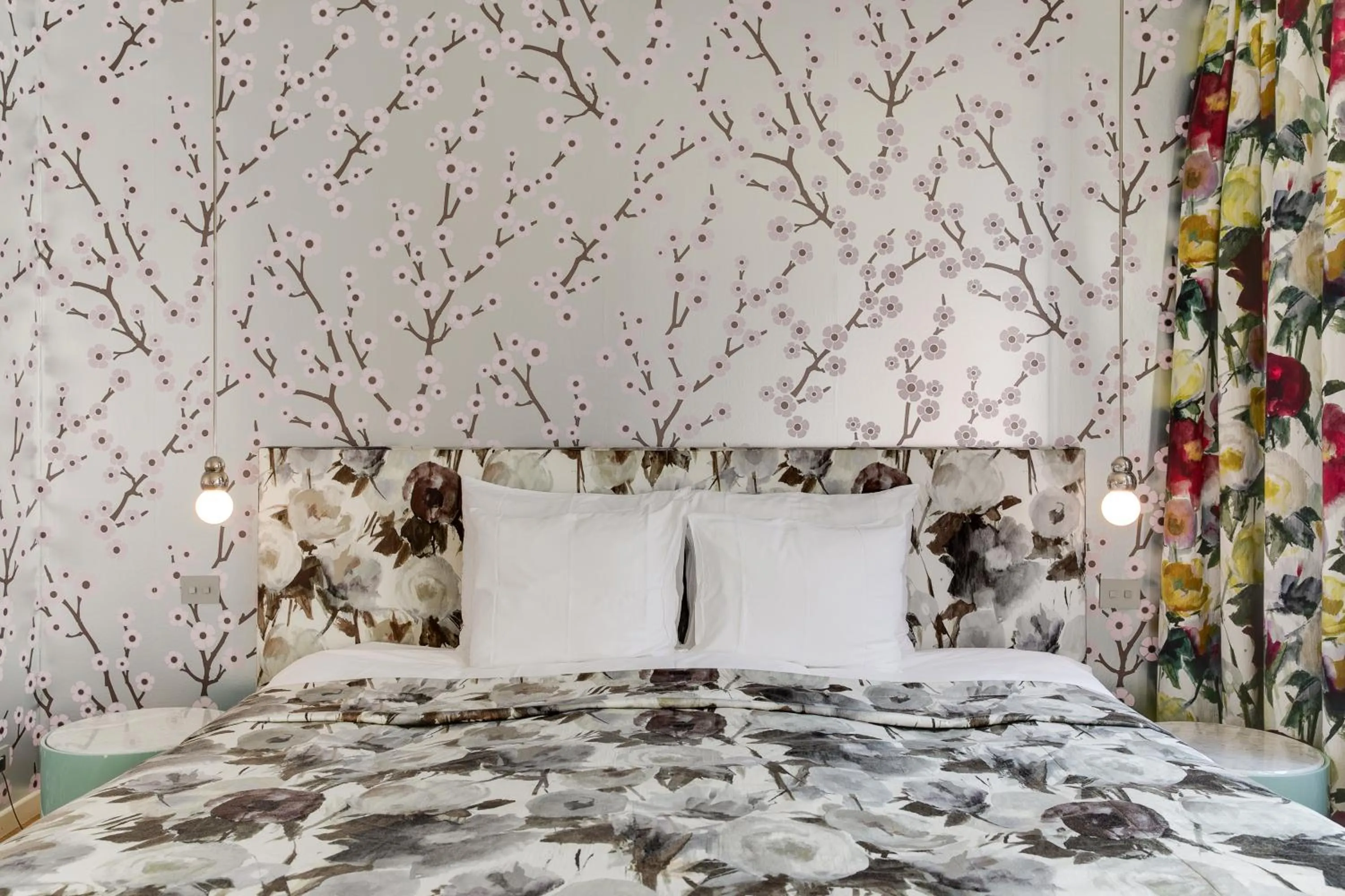 Bed in Hotel De Witte Lelie -Small Luxury Hotels of the World