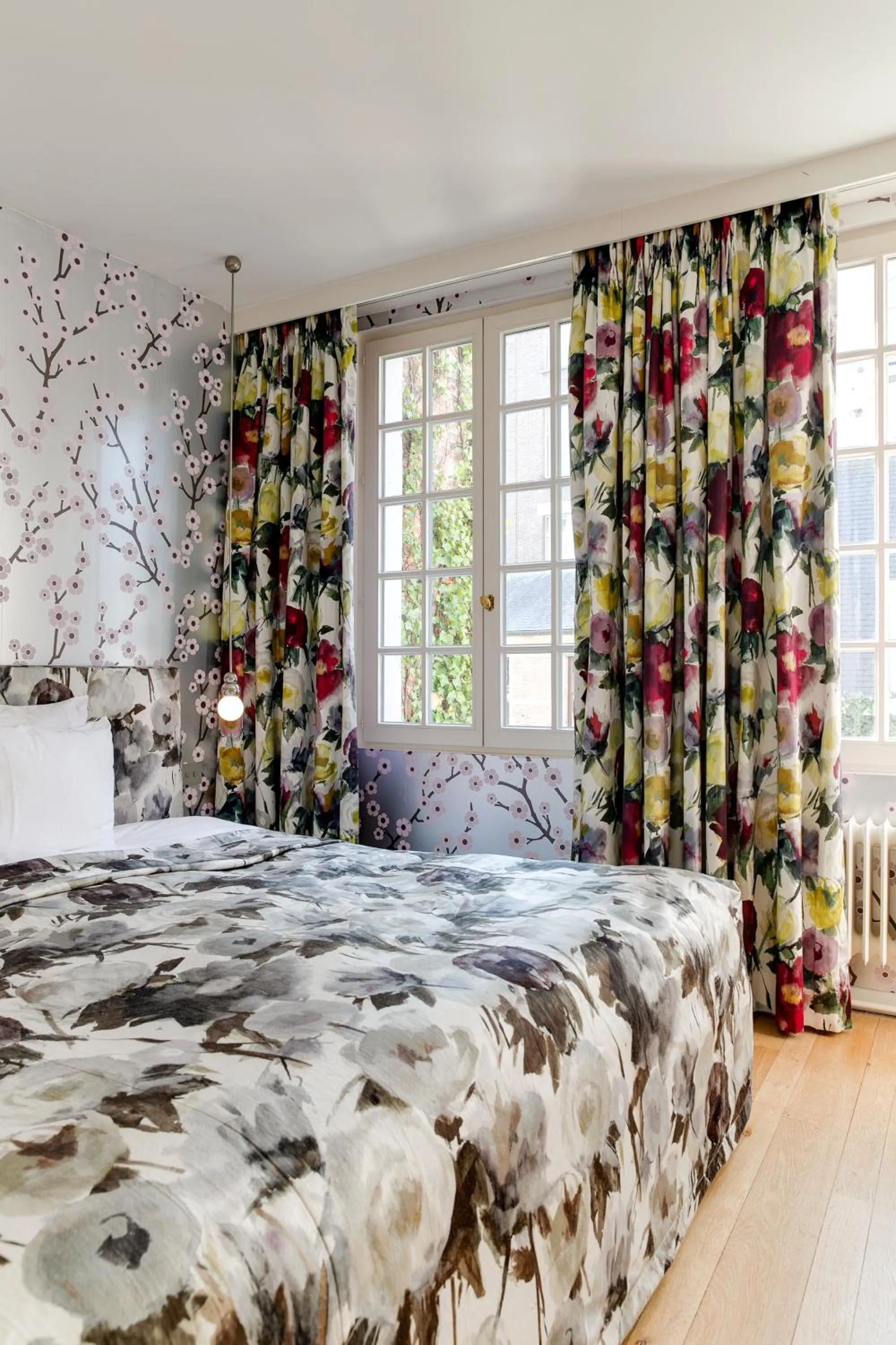 Bed in Hotel De Witte Lelie -Small Luxury Hotels of the World