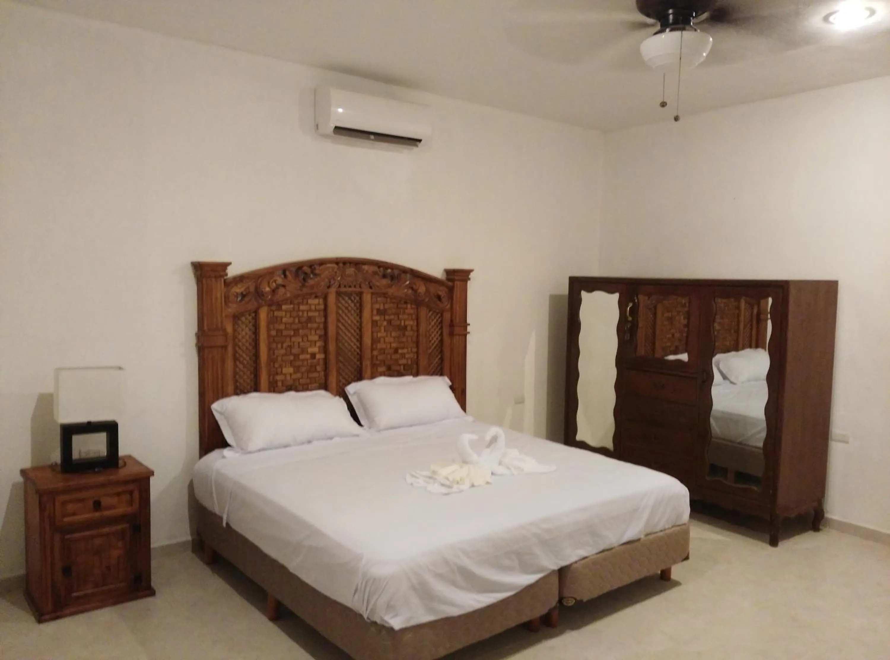 Bedroom, Bed in Hotel Hacienda Margot