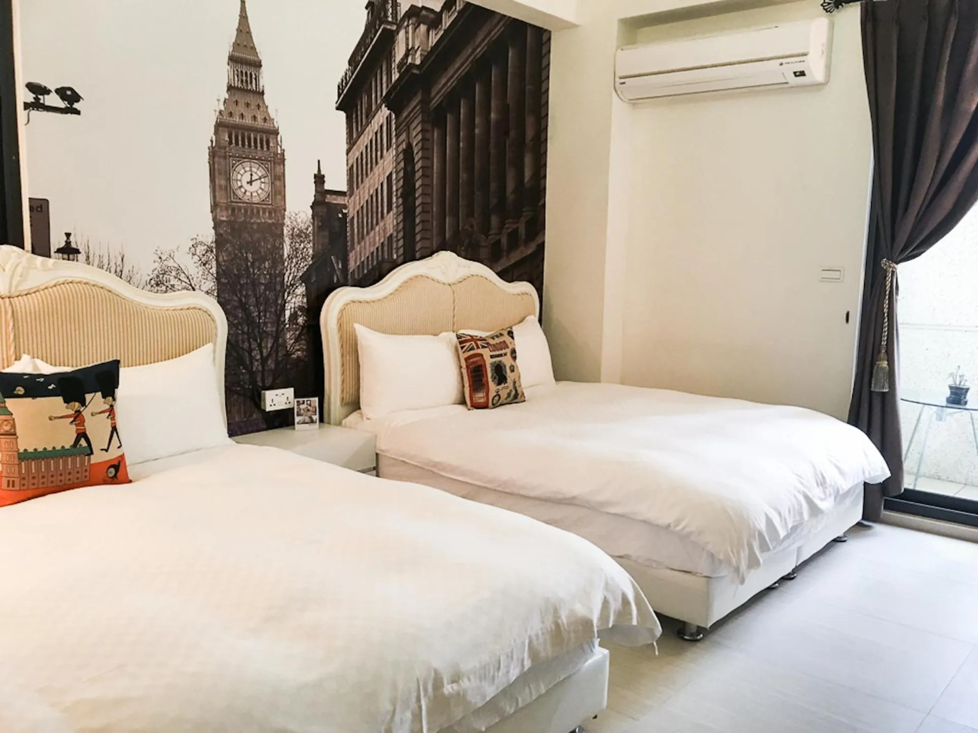 bunk bed, Bed in INg Hostel