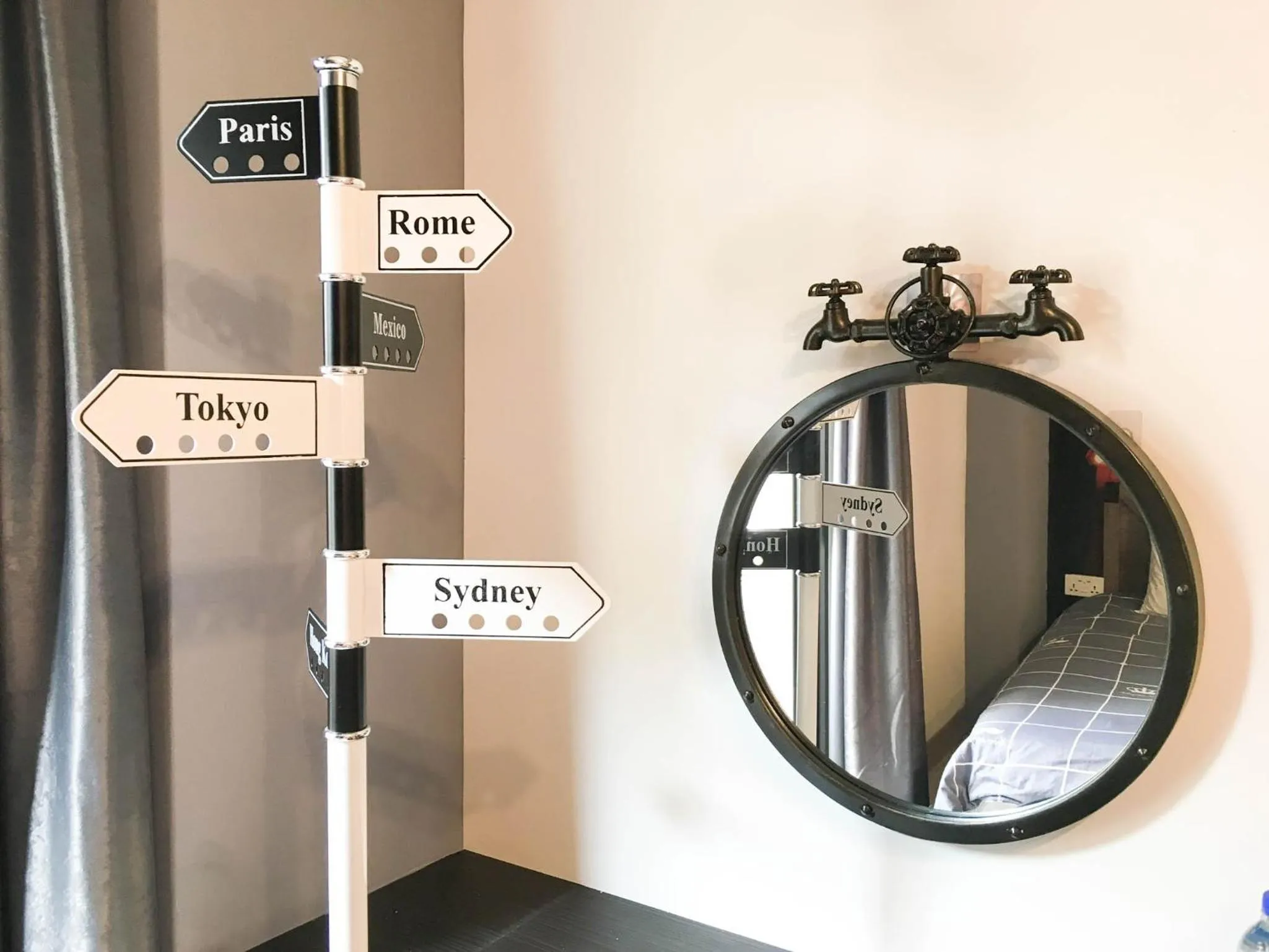 Decorative detail in INg Hostel