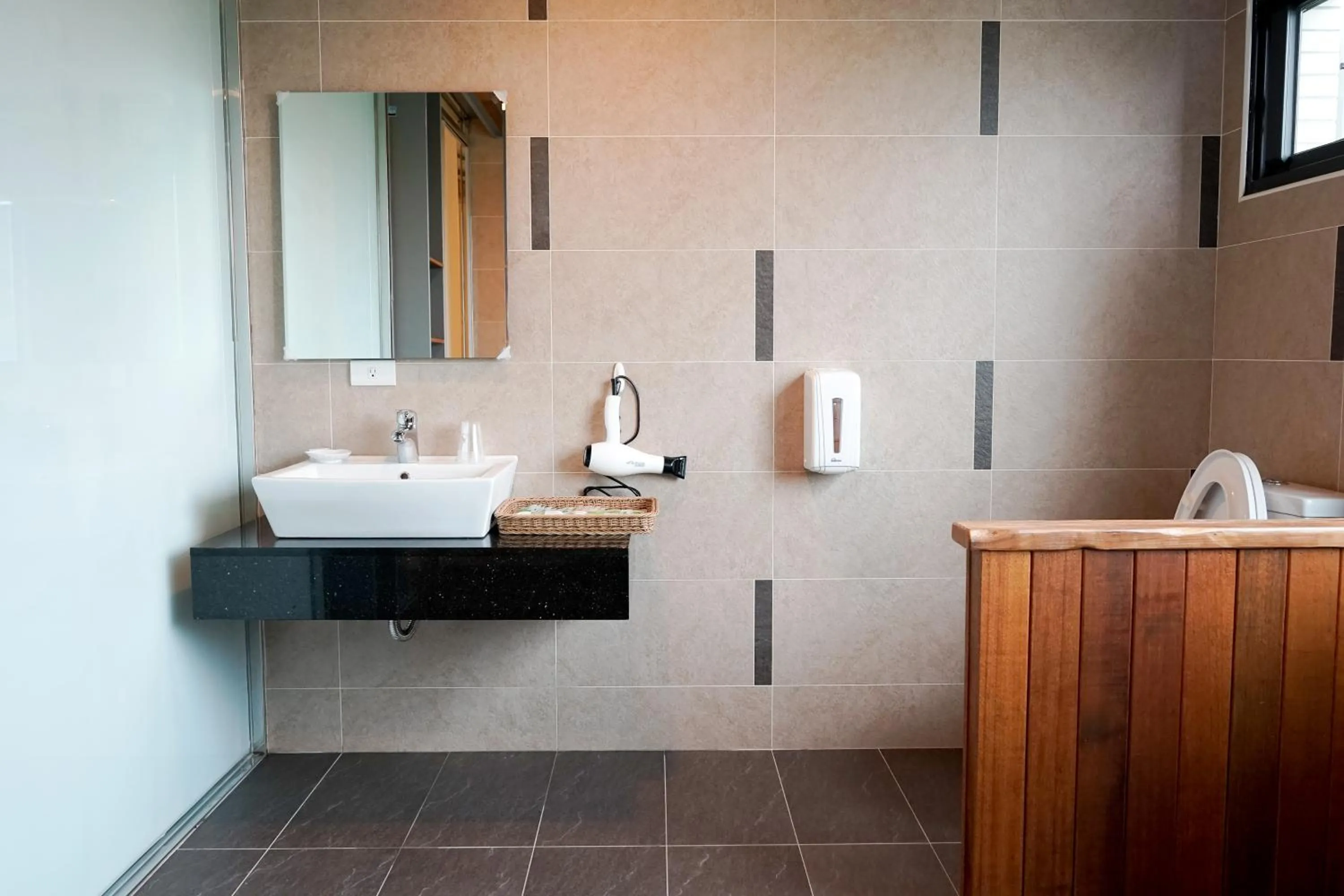 Toilet in Artisan Hostel