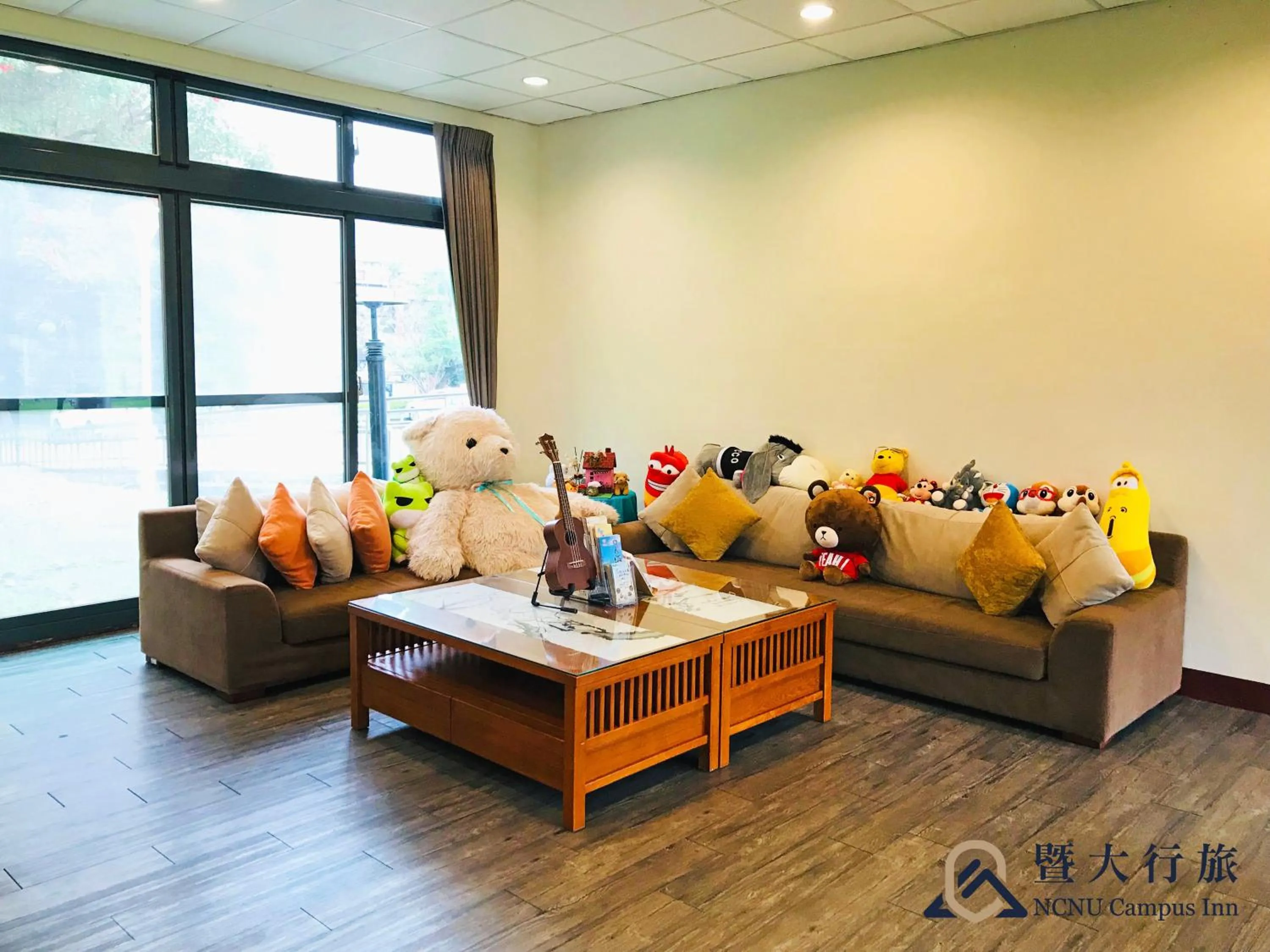 Property building in NCNU Campus Inn暨大行旅