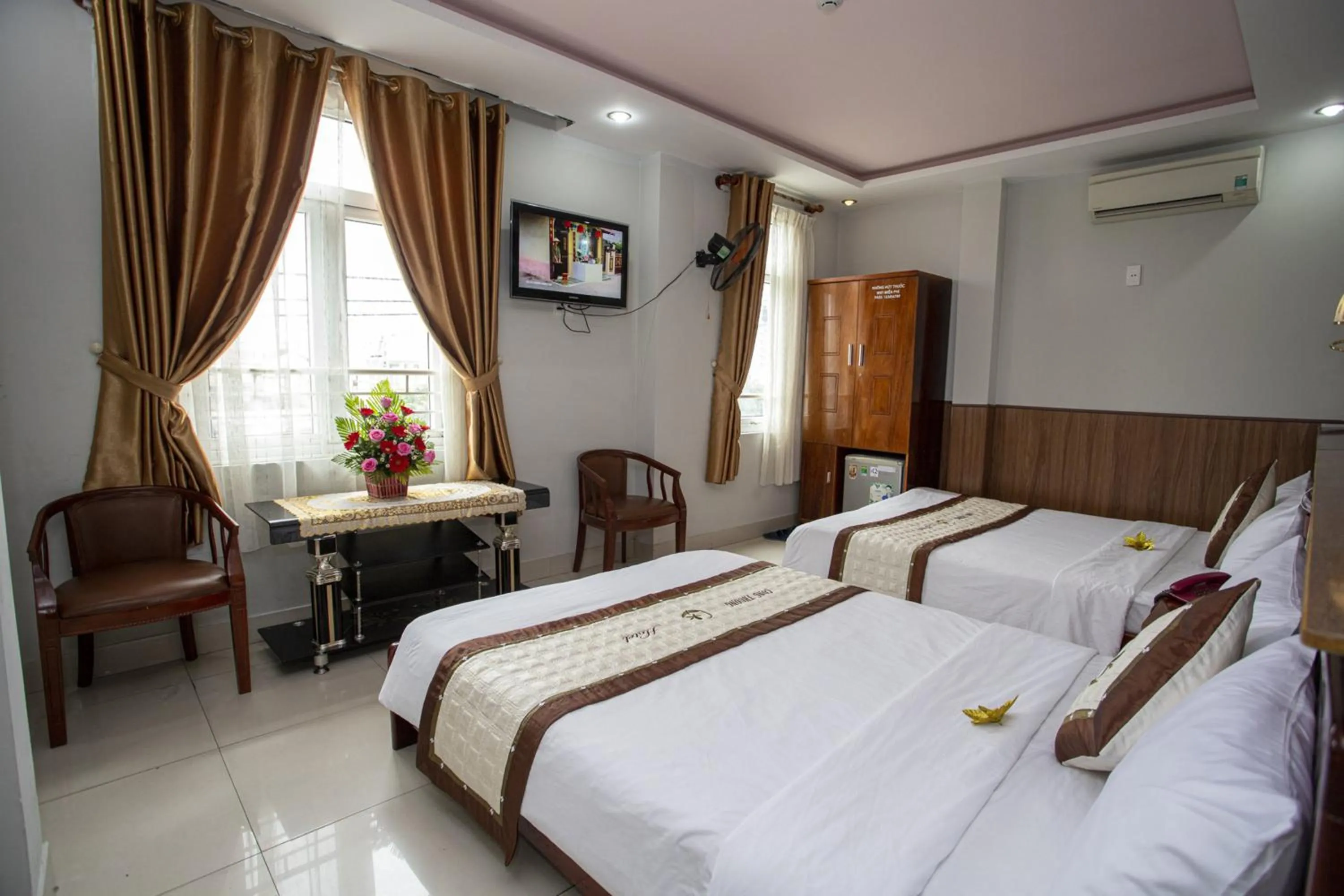 Bed in Cong Thuong Hotel