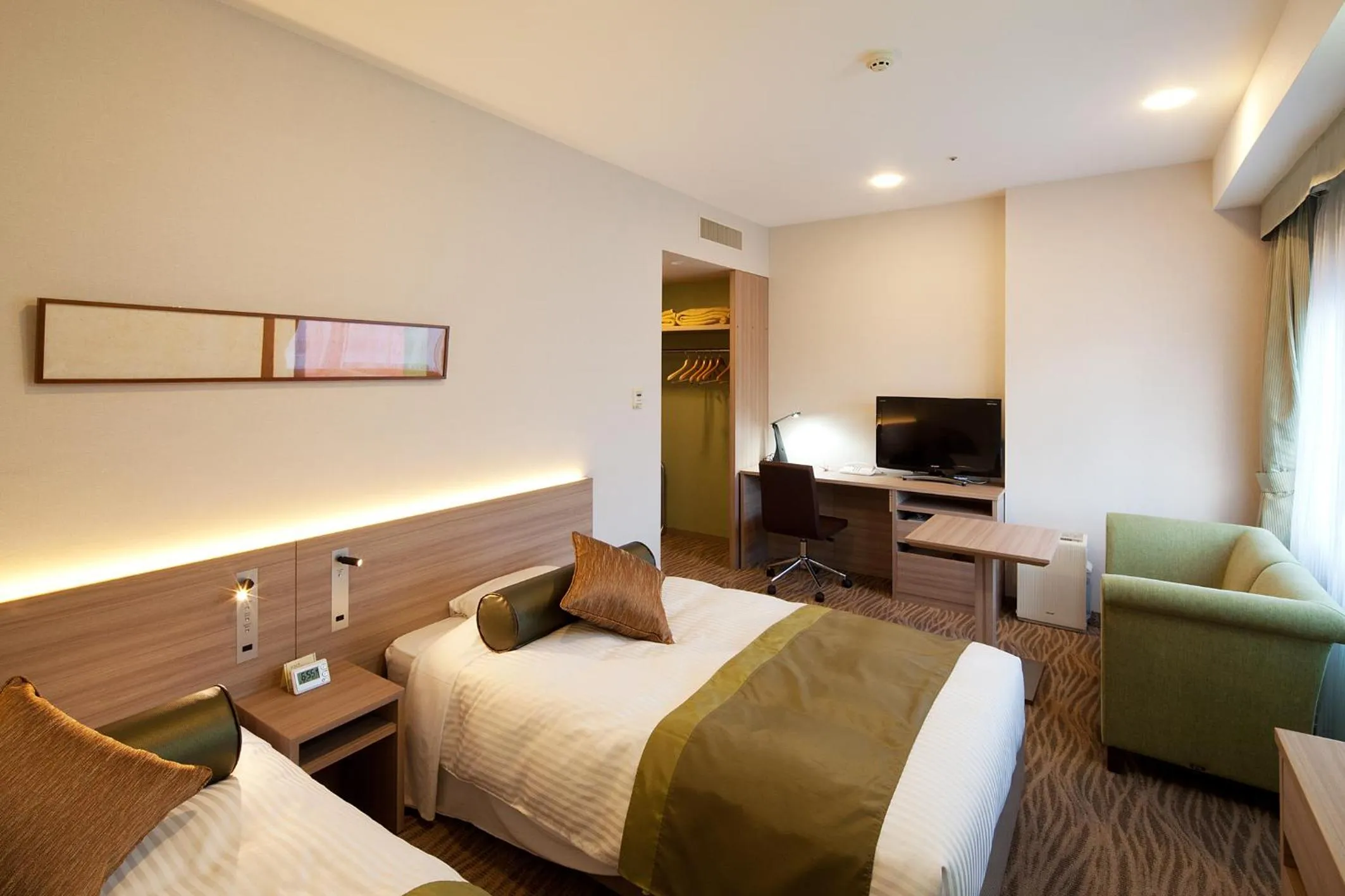 Photo of the whole room, Bed in Ueda Tokyu REI Hotel