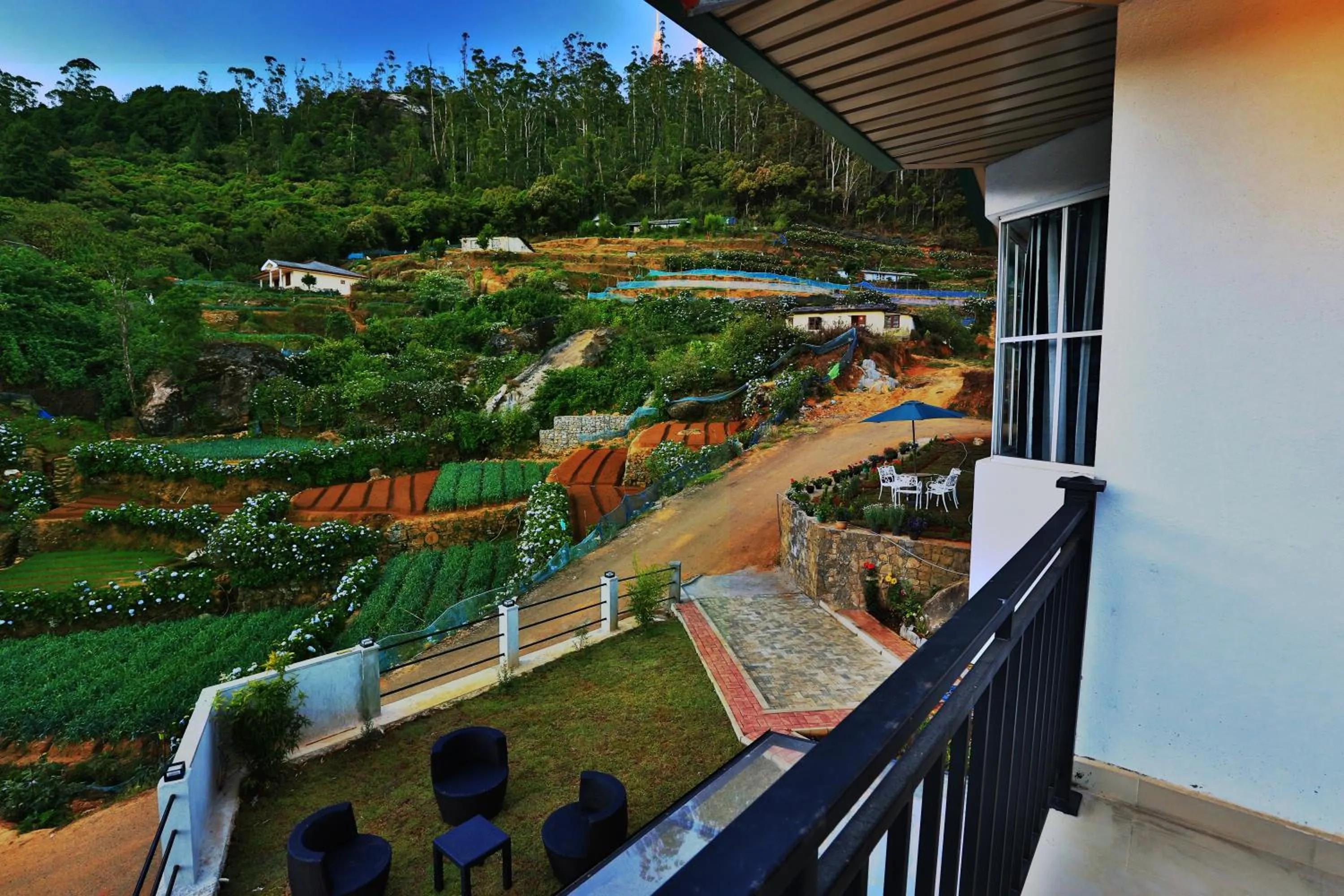 Garden view in Lemas Holiday Bungalow