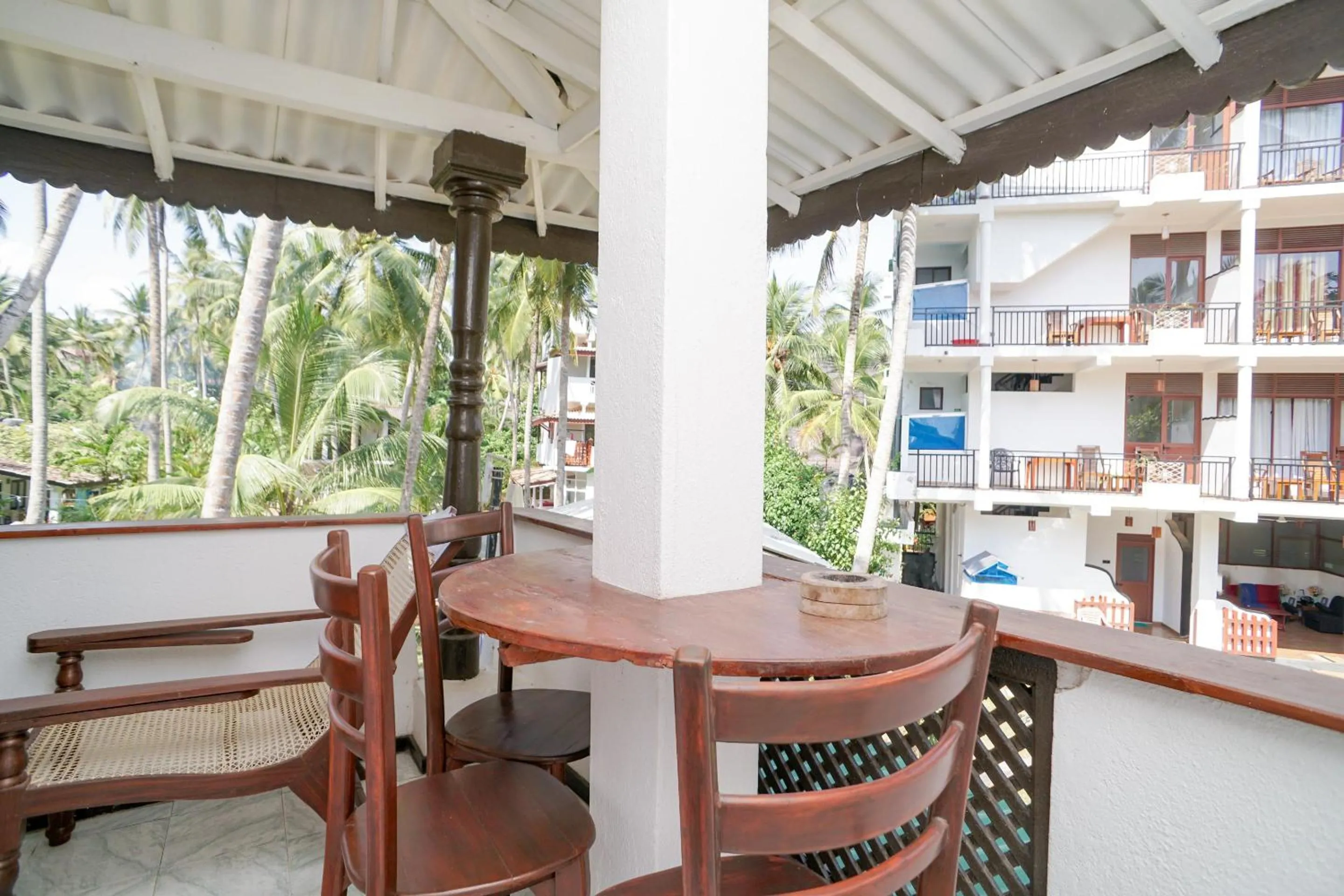 Restaurant/places to eat in Sea view Beach Resort