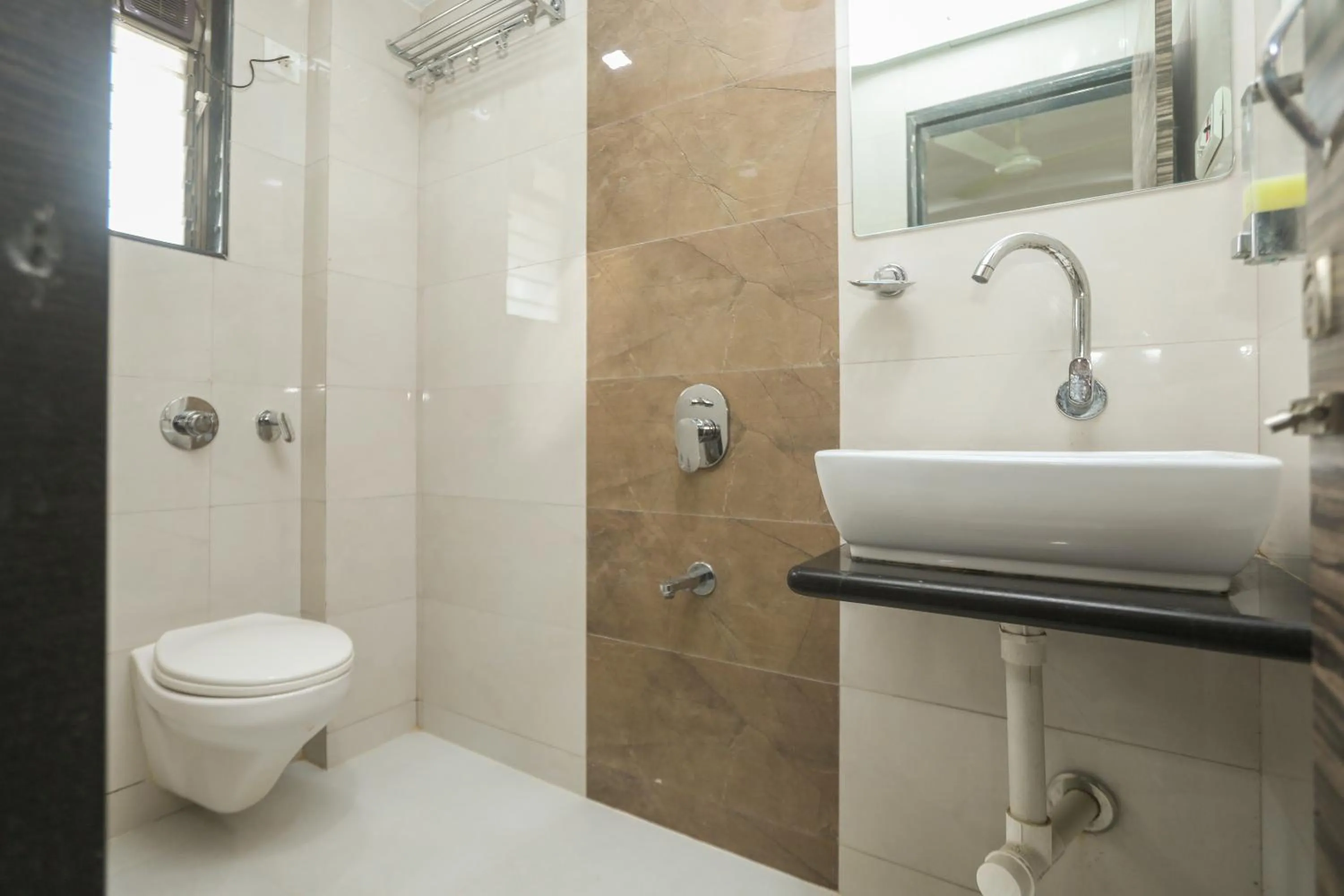 Bathroom in Hotel Mid town