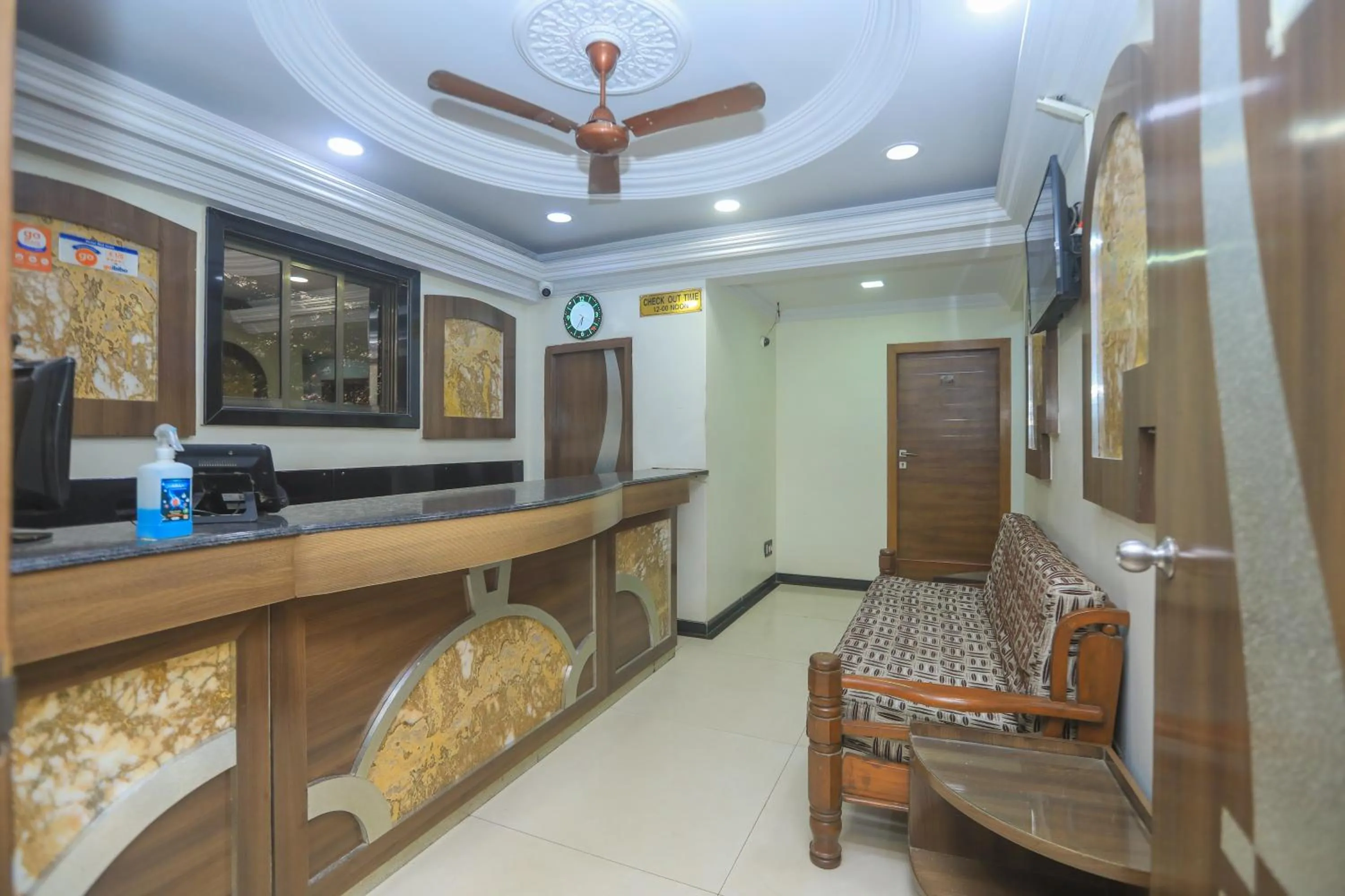 Lobby or reception in Hotel Mid town