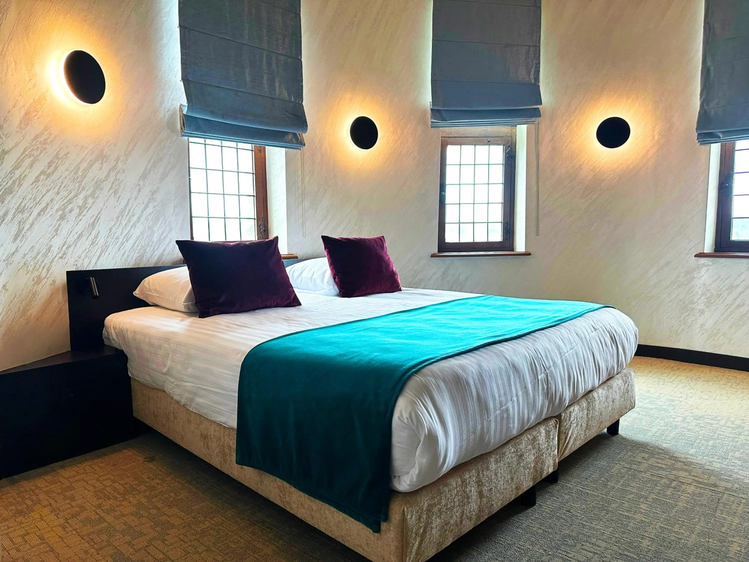 Bed in Van Der Valk Sélys Liège Hotel & Spa