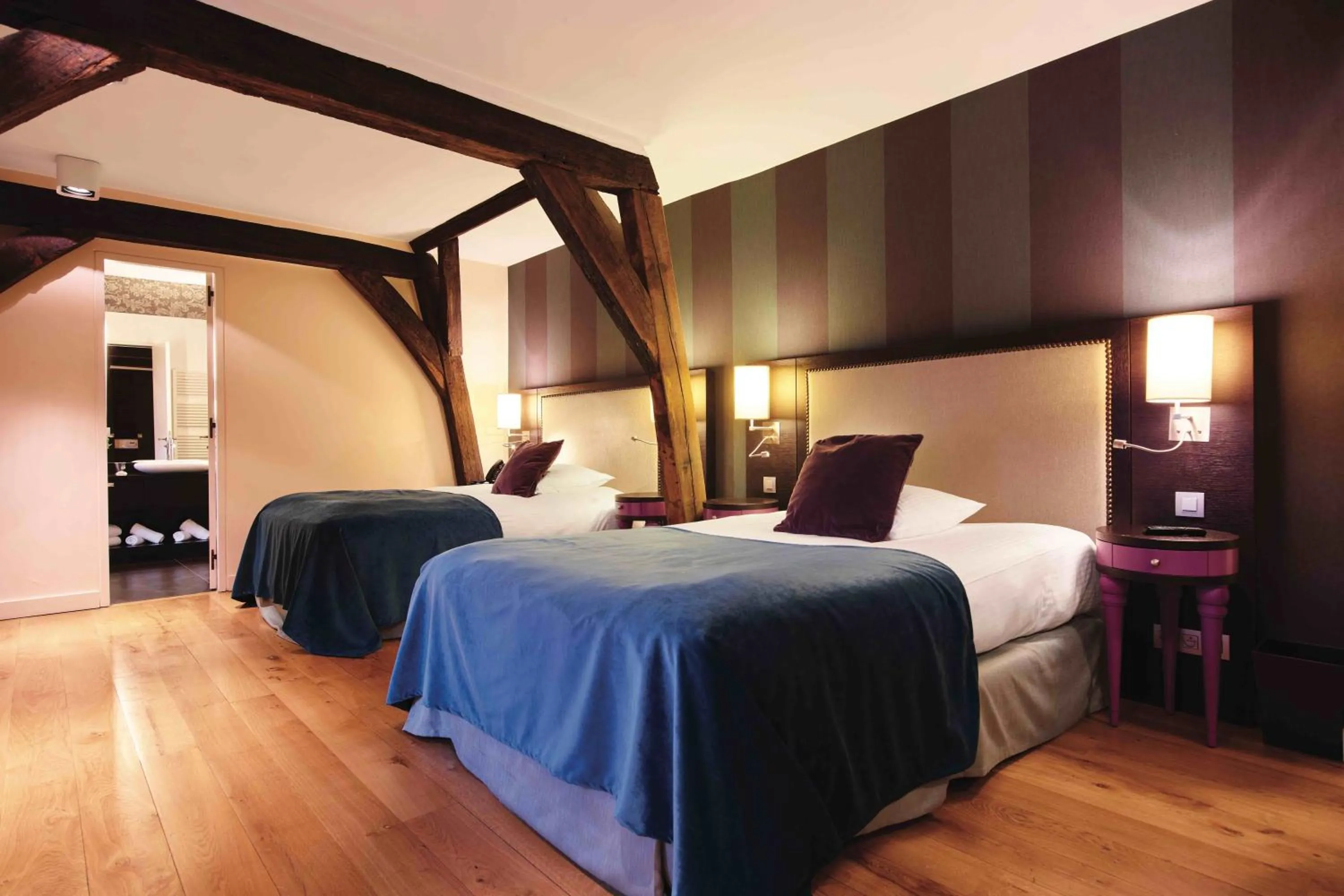 Bed in Van Der Valk Sélys Liège Hotel & Spa