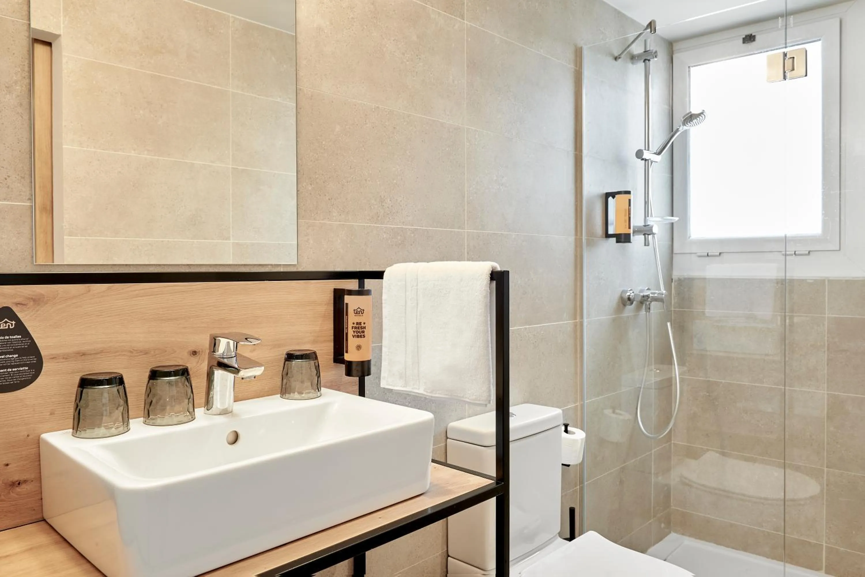 Bathroom in tent Lloret de Mar