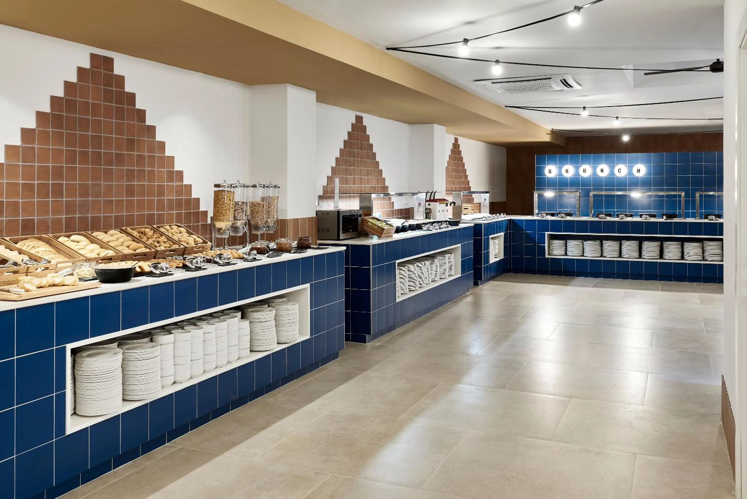 Buffet breakfast in tent Lloret de Mar